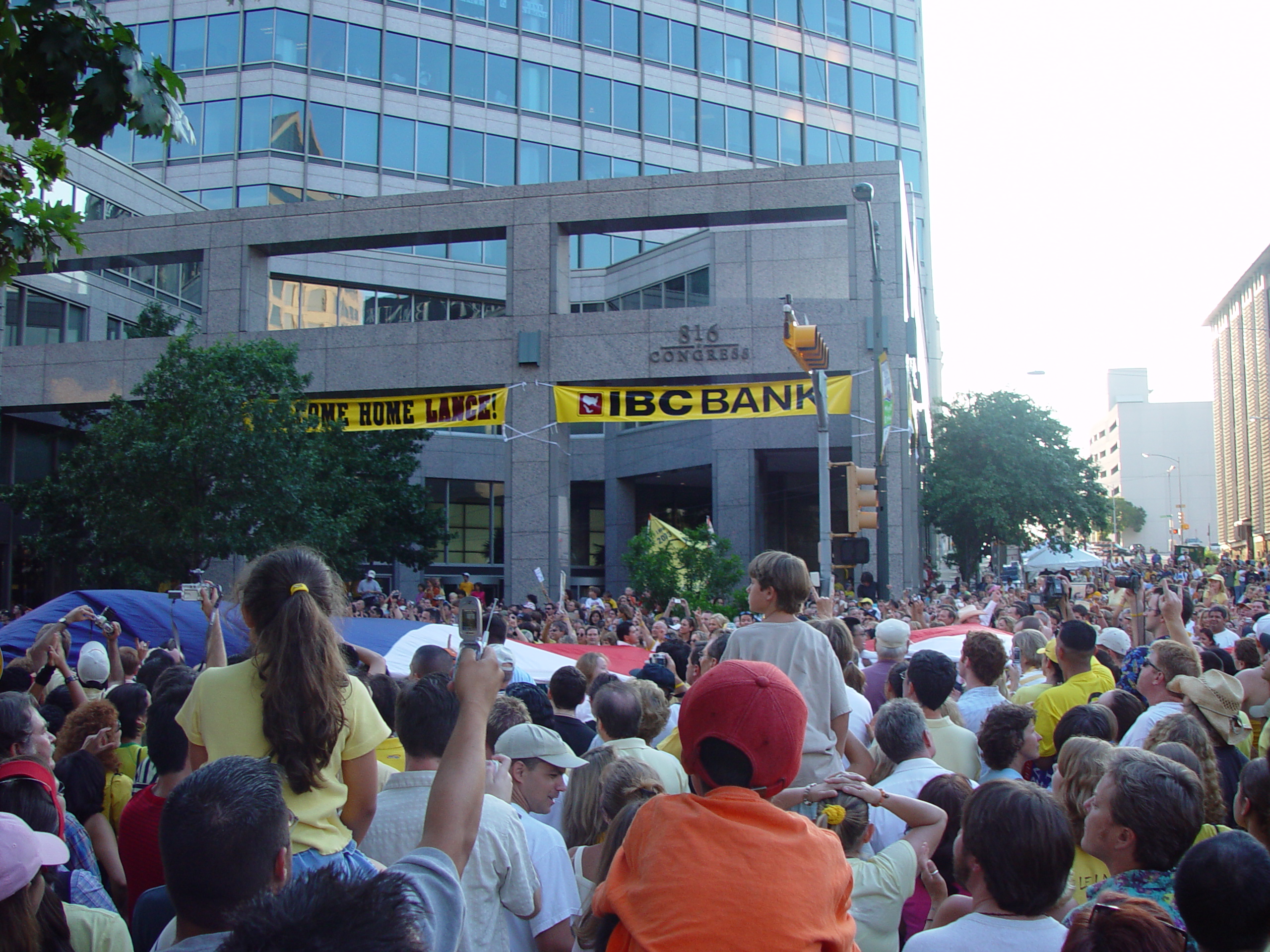 Lance Armstrong's 6th Tour de France Celebration