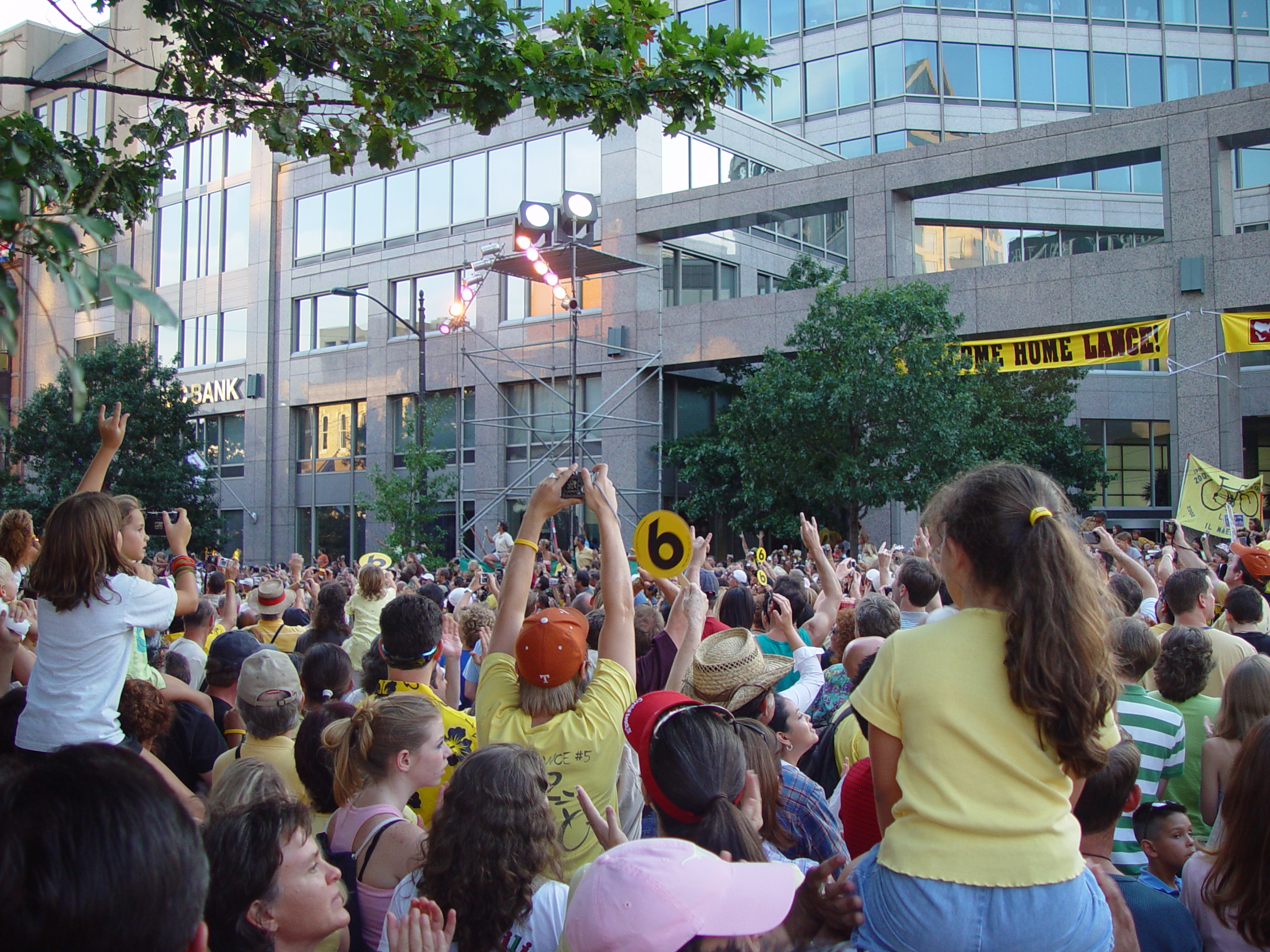 Lance Armstrong's 6th Tour de France Celebration