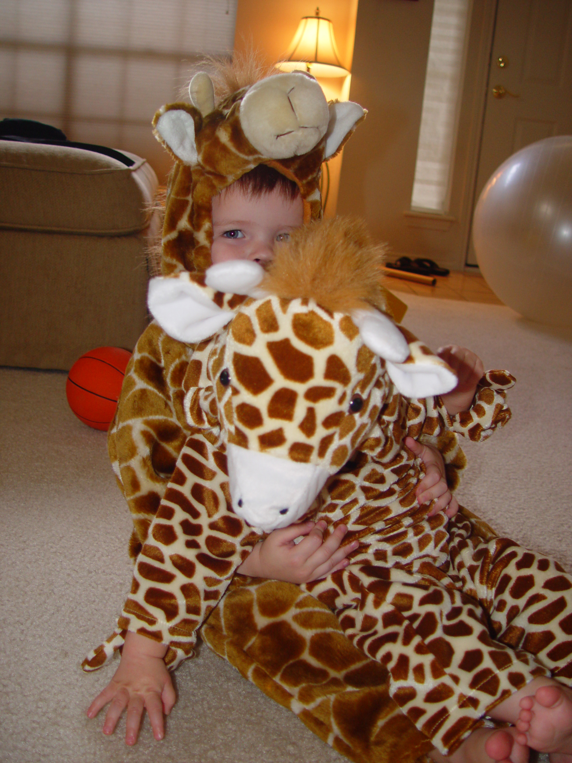 Zack and Ava (Wagon & Giraffe Costumes), Painting the Bathroom