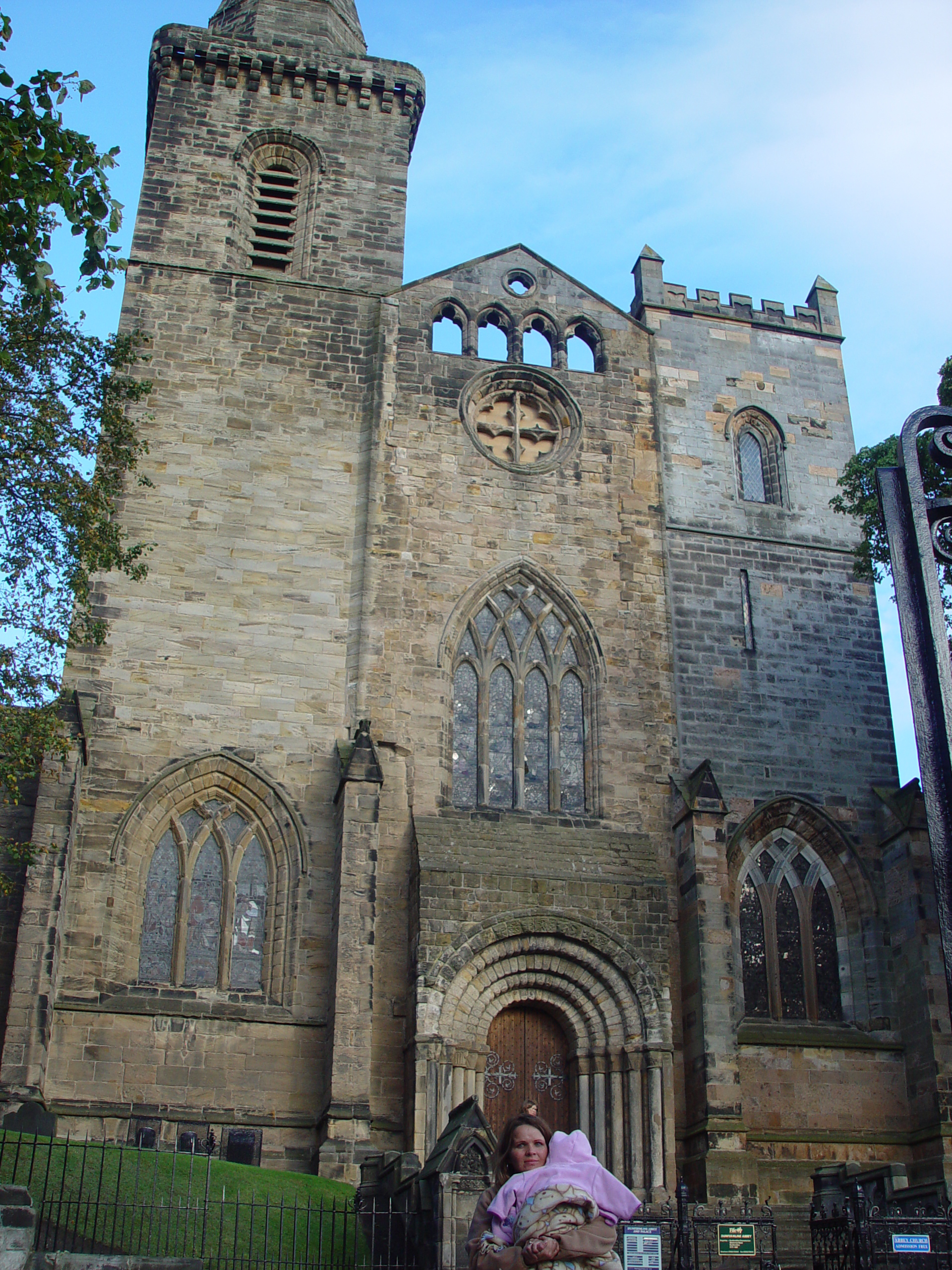 Europe Trip 2005 - Scotland Day 2 (Dunfermline Abbey, Loch Leven Castle, Kirkmichael (The Log Cabin Hotel))