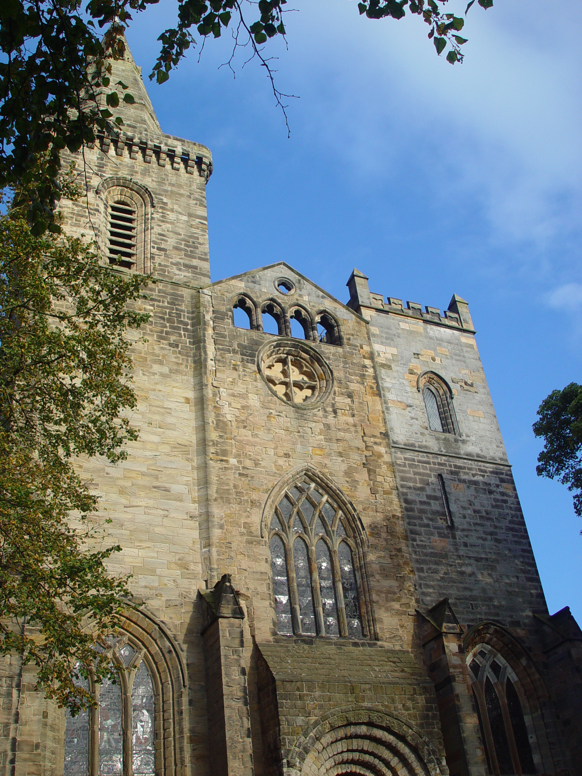 Europe Trip 2005 - Scotland Day 2 (Dunfermline Abbey, Loch Leven Castle, Kirkmichael (The Log Cabin Hotel))