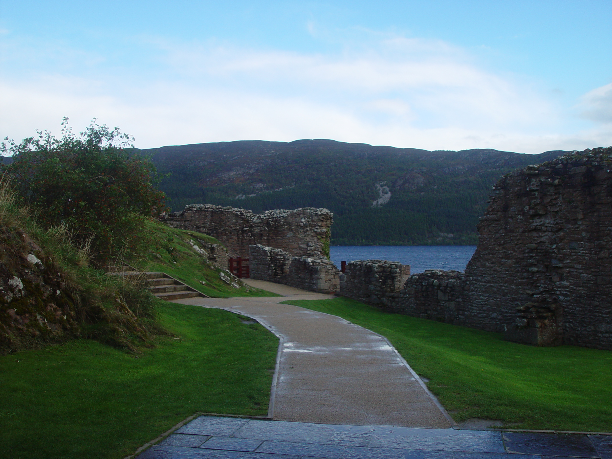 Europe Trip 2005 - Scotland Day 4 (Eilean Donan Castle, Urquhart Castle, Loch Ness, Inverness)