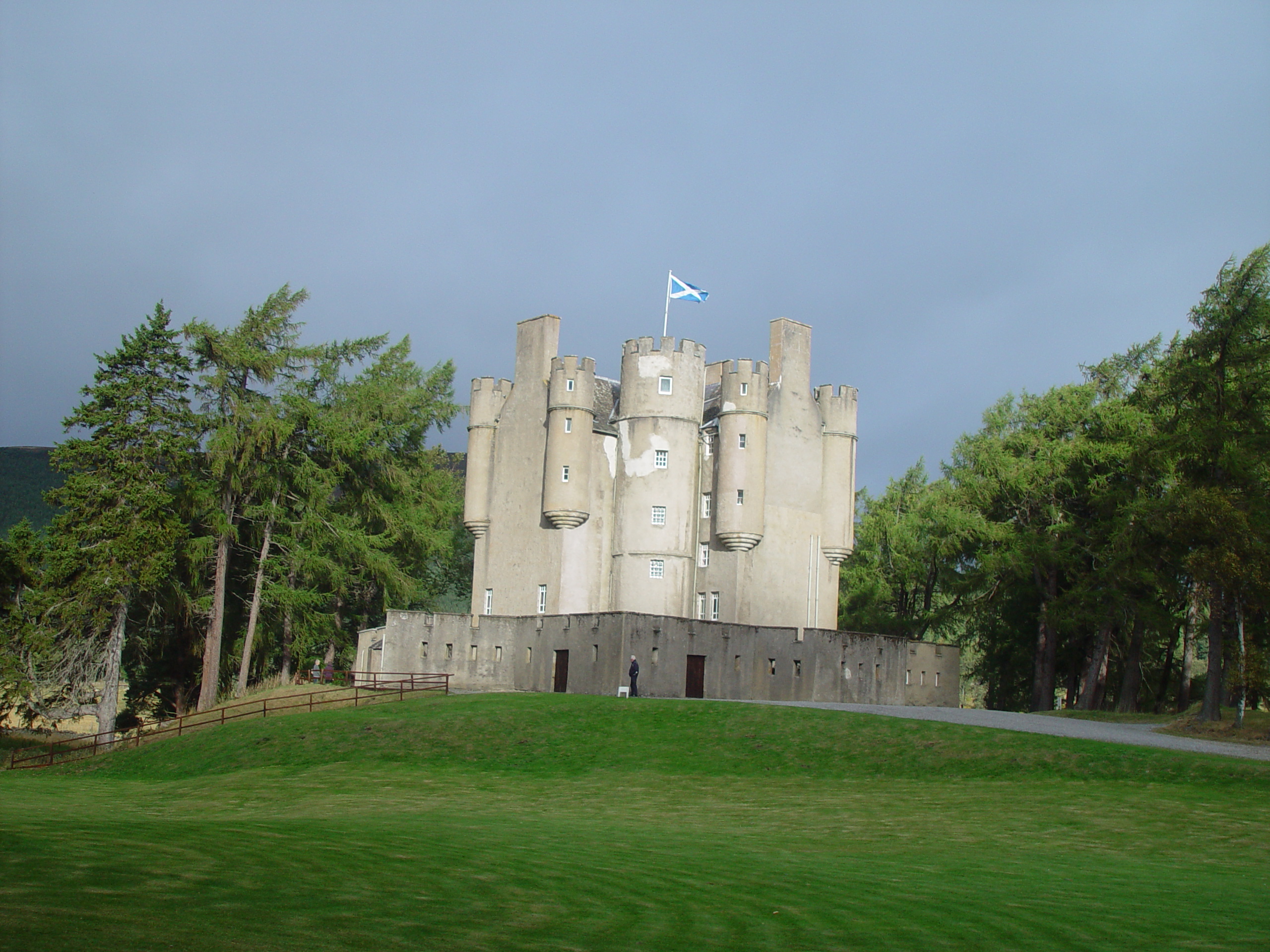 Europe Trip 2005 - Scotland Day 5 (Clunie Lodge (Braemar), Braemar Castle, Glenbuchat Castle, Scottish Highland Cows)