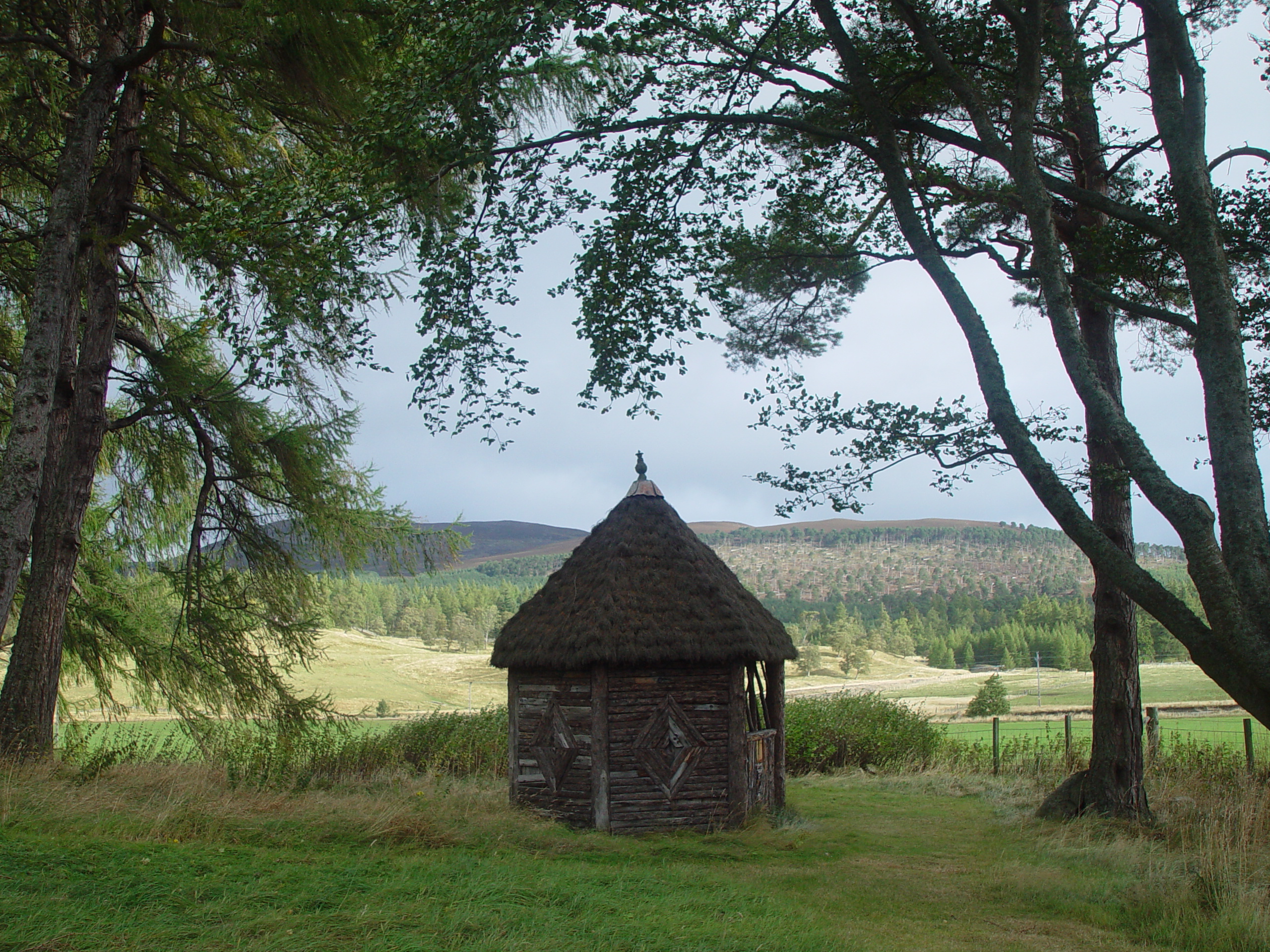 Europe Trip 2005 - Scotland Day 5 (Clunie Lodge (Braemar), Braemar Castle, Glenbuchat Castle, Scottish Highland Cows)