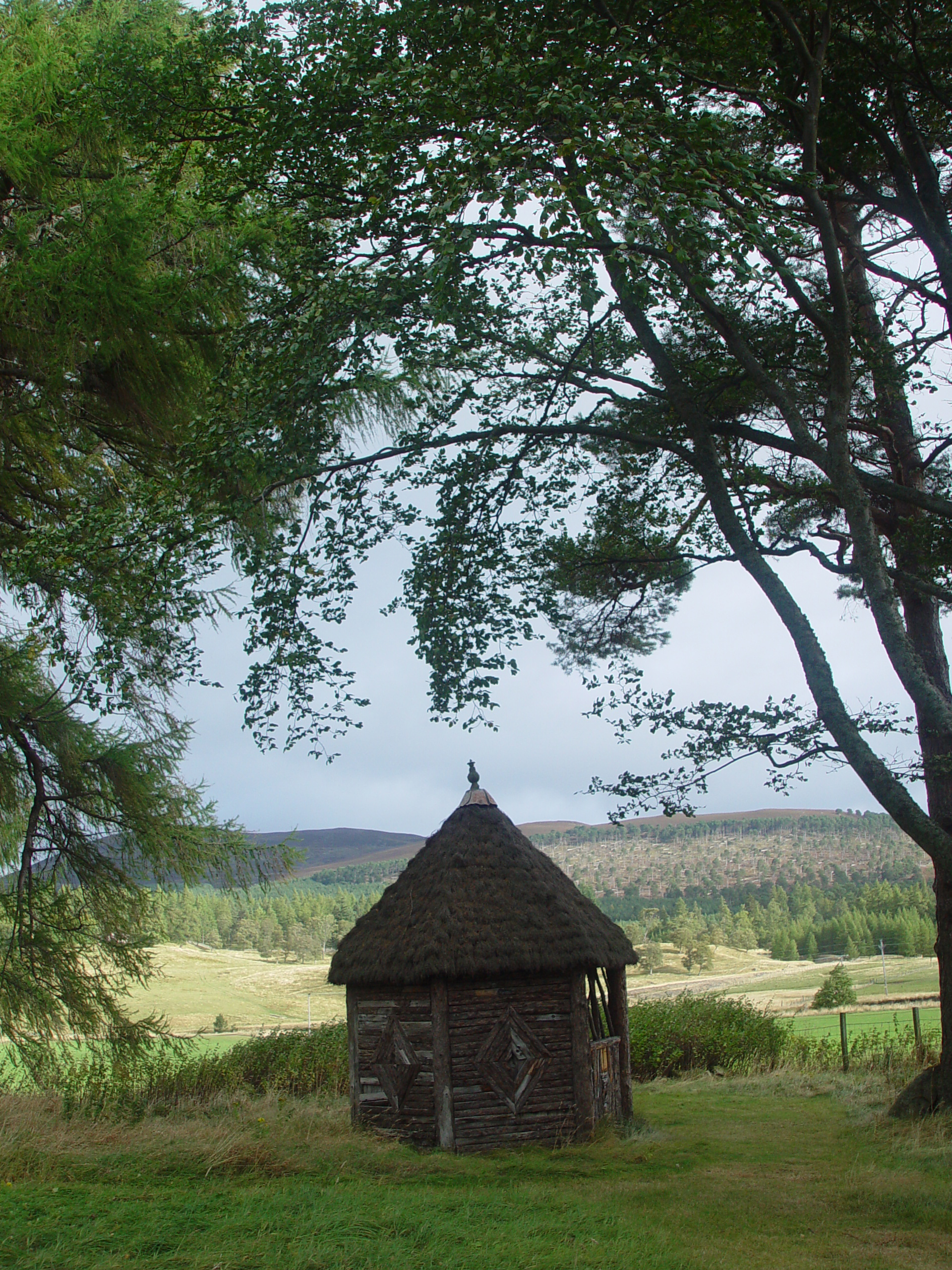 Europe Trip 2005 - Scotland Day 5 (Clunie Lodge (Braemar), Braemar Castle, Glenbuchat Castle, Scottish Highland Cows)