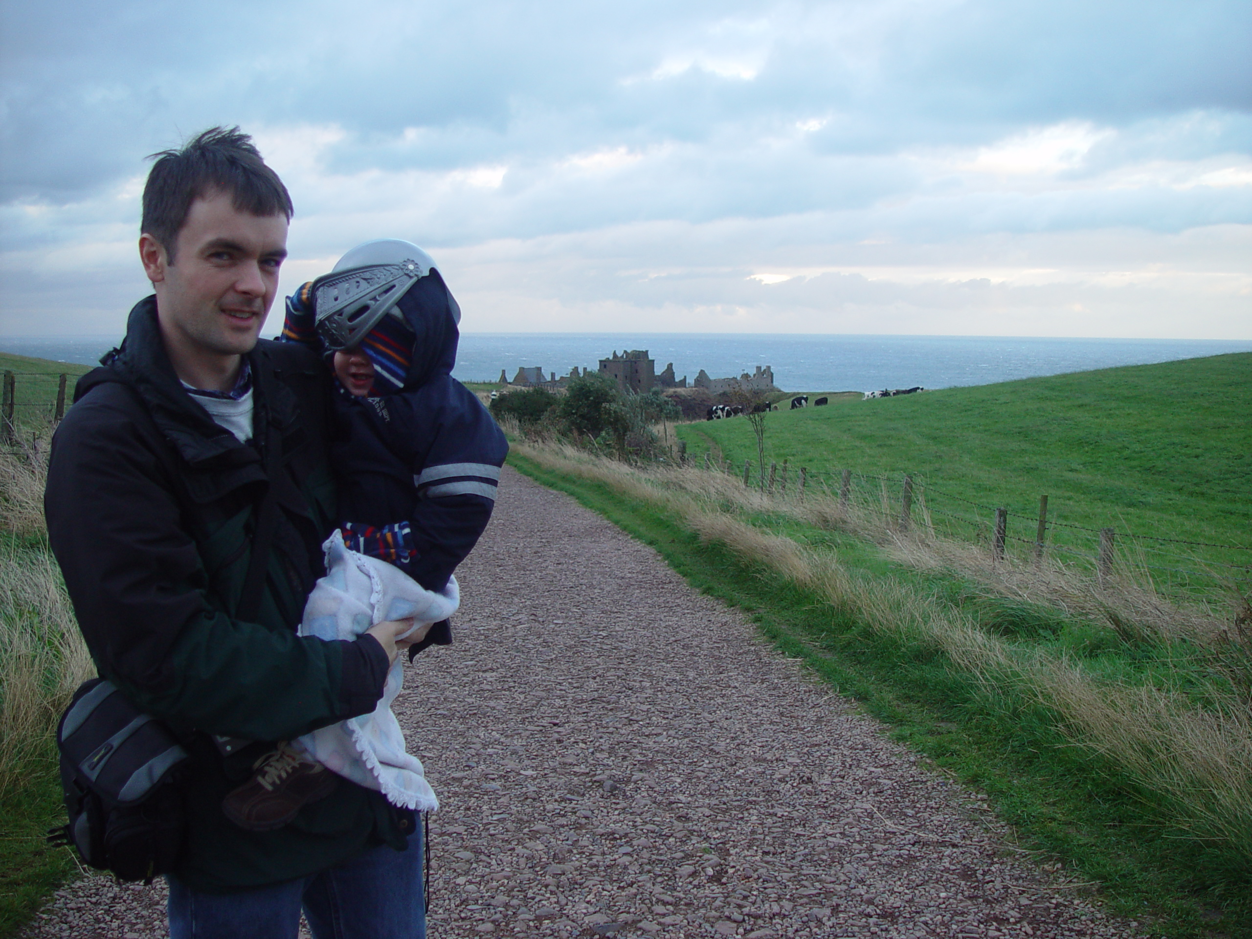 Europe Trip 2005 - Scotland Day 5 (Dunnottar Castle, Dundee: The Scott Boys (Michael, Wayne, & Lee), Betty & Jean))