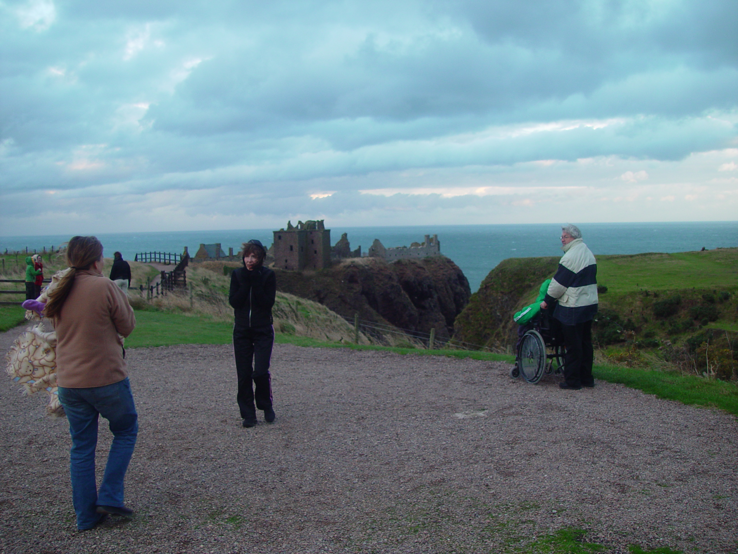 Europe Trip 2005 - Scotland Day 5 (Dunnottar Castle, Dundee: The Scott Boys (Michael, Wayne, & Lee), Betty & Jean))