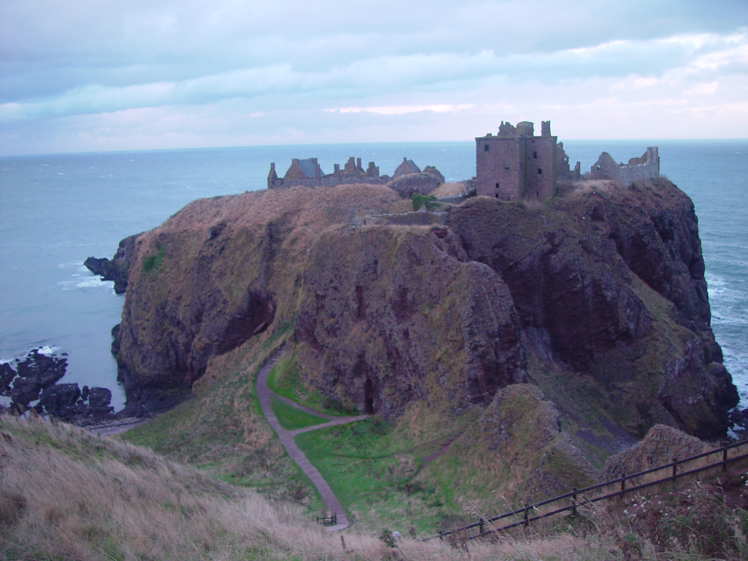 Europe Trip 2005 - Scotland Day 5 (Dunnottar Castle, Dundee: The Scott Boys (Michael, Wayne, & Lee), Betty & Jean))