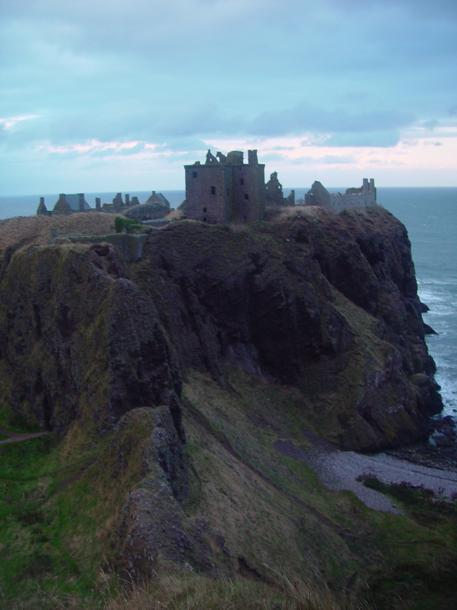 Europe Trip 2005 - Scotland Day 5 (Dunnottar Castle, Dundee: The Scott Boys (Michael, Wayne, & Lee), Betty & Jean))