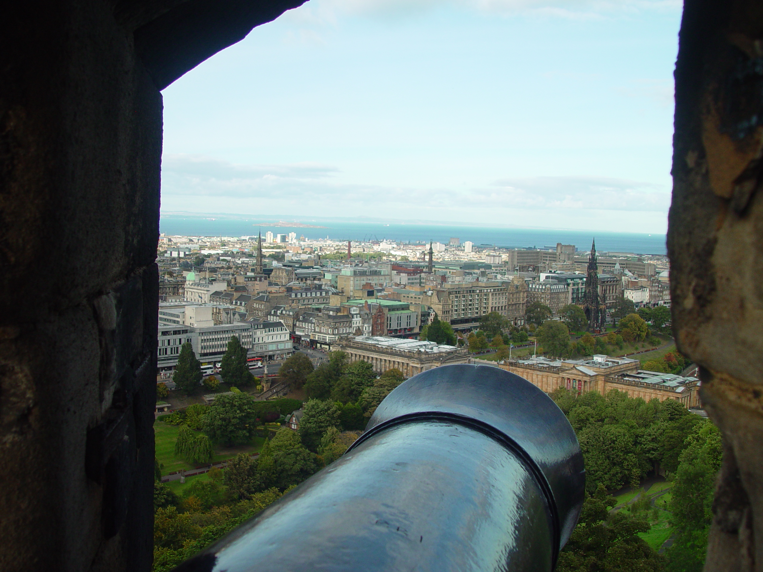 Europe Trip 2005 - Scotland Day 6 (Fish & Chips at the Anstruther Fish Bar, Edinburgh: Edinburgh Castle)