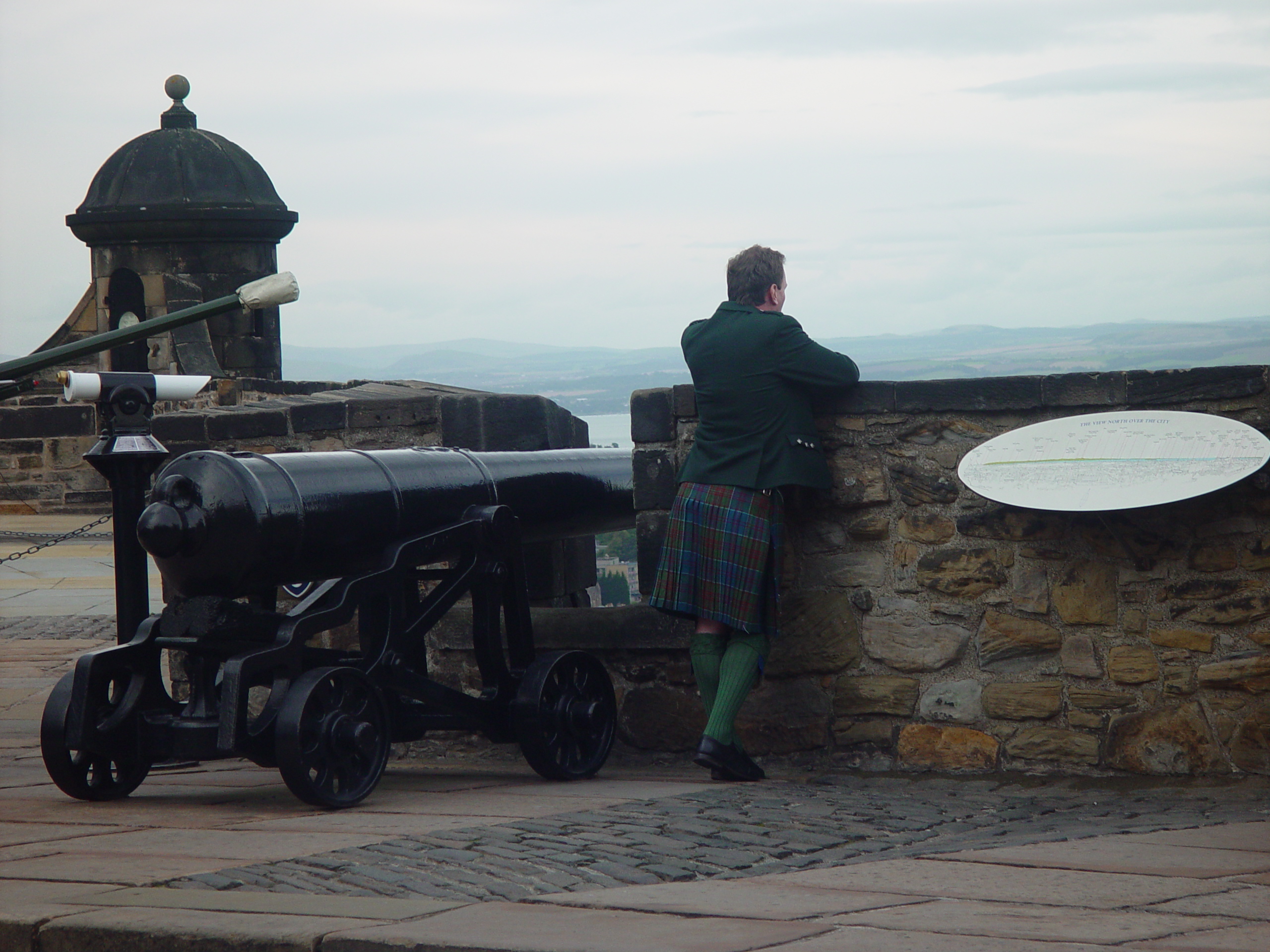 Europe Trip 2005 - Scotland Day 6 (Fish & Chips at the Anstruther Fish Bar, Edinburgh: Edinburgh Castle)