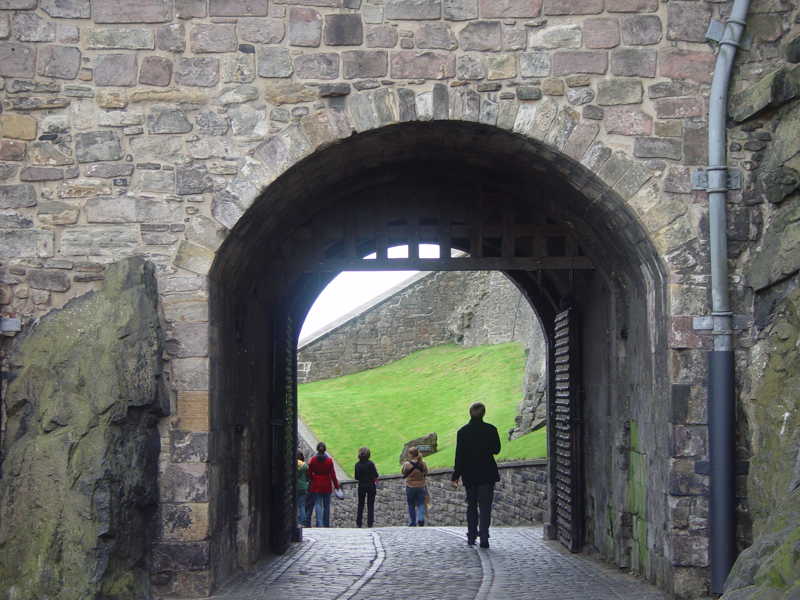 Europe Trip 2005 - Scotland Day 6 (Fish & Chips at the Anstruther Fish Bar, Edinburgh: Edinburgh Castle)