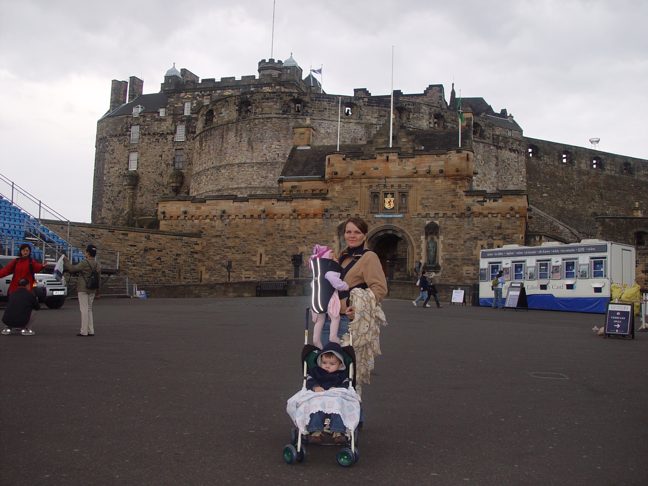 Europe Trip 2005 - Scotland Day 6 (Fish & Chips at the Anstruther Fish Bar, Edinburgh: Edinburgh Castle)