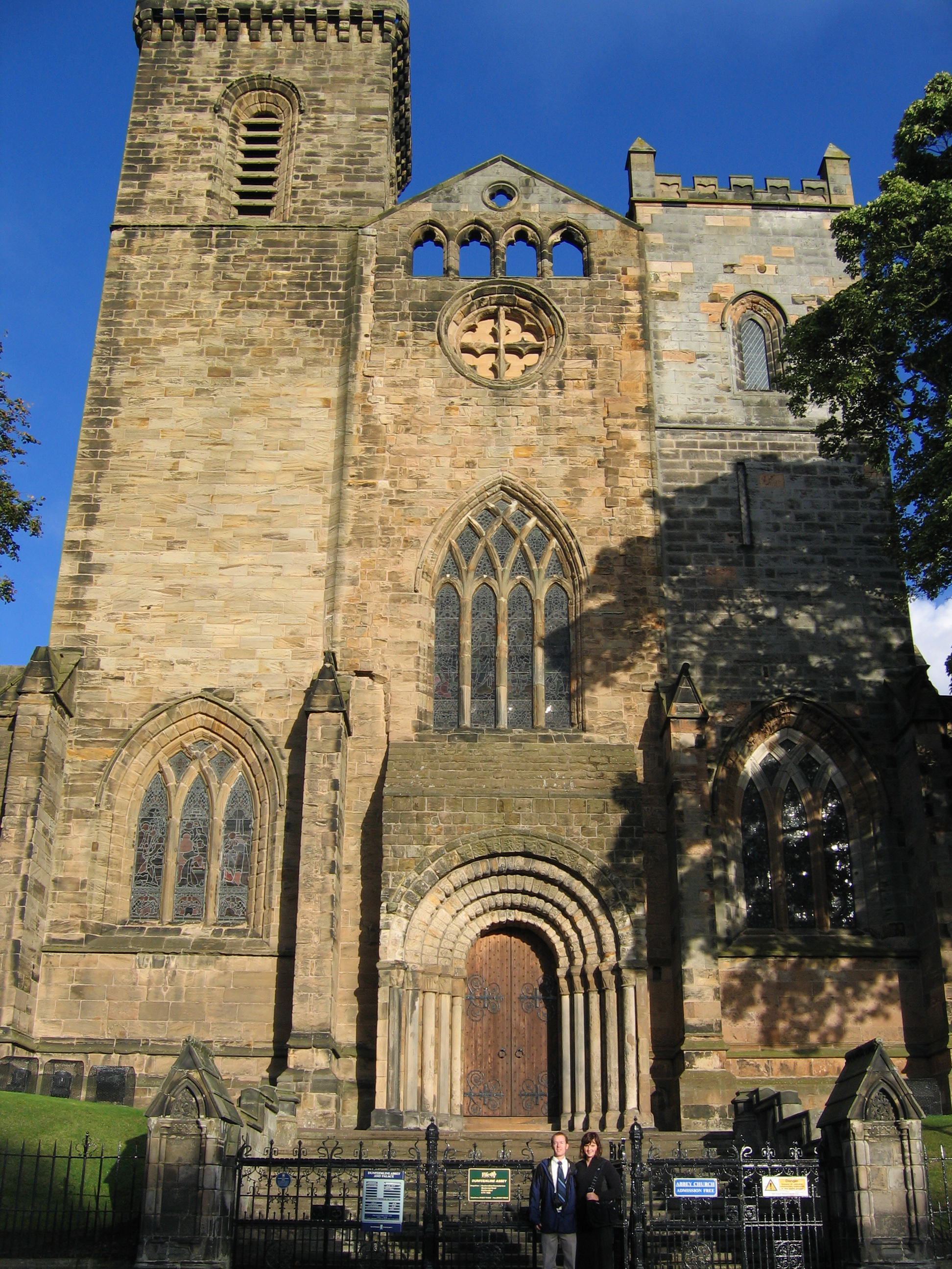 Europe Trip 2005 - Scotland Day 2 (Dunfermline Abbey, Loch Leven Castle, Kirkmichael (The Log Cabin Hotel))