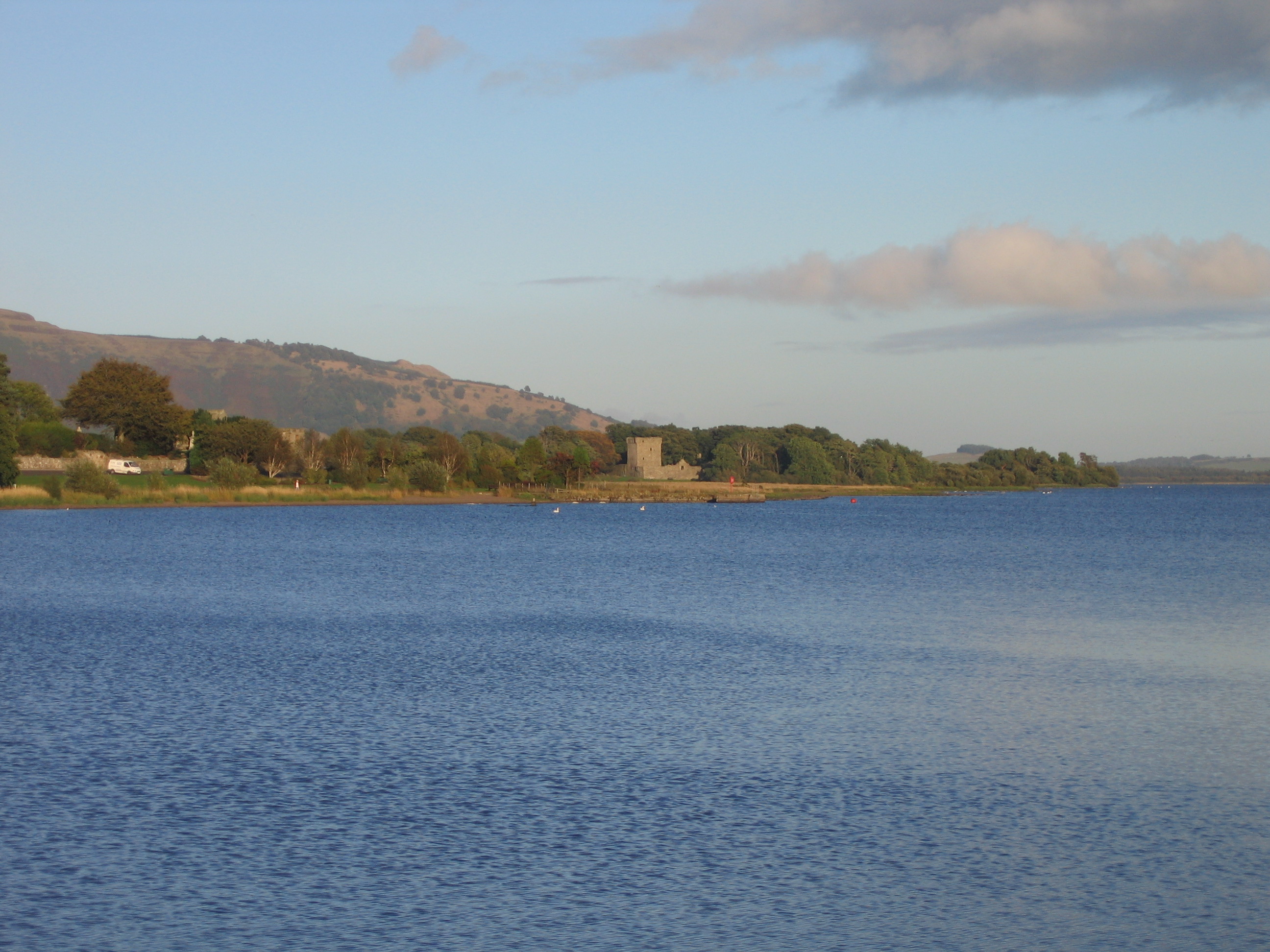 Europe Trip 2005 - Scotland Day 2 (Dunfermline Abbey, Loch Leven Castle, Kirkmichael (The Log Cabin Hotel))