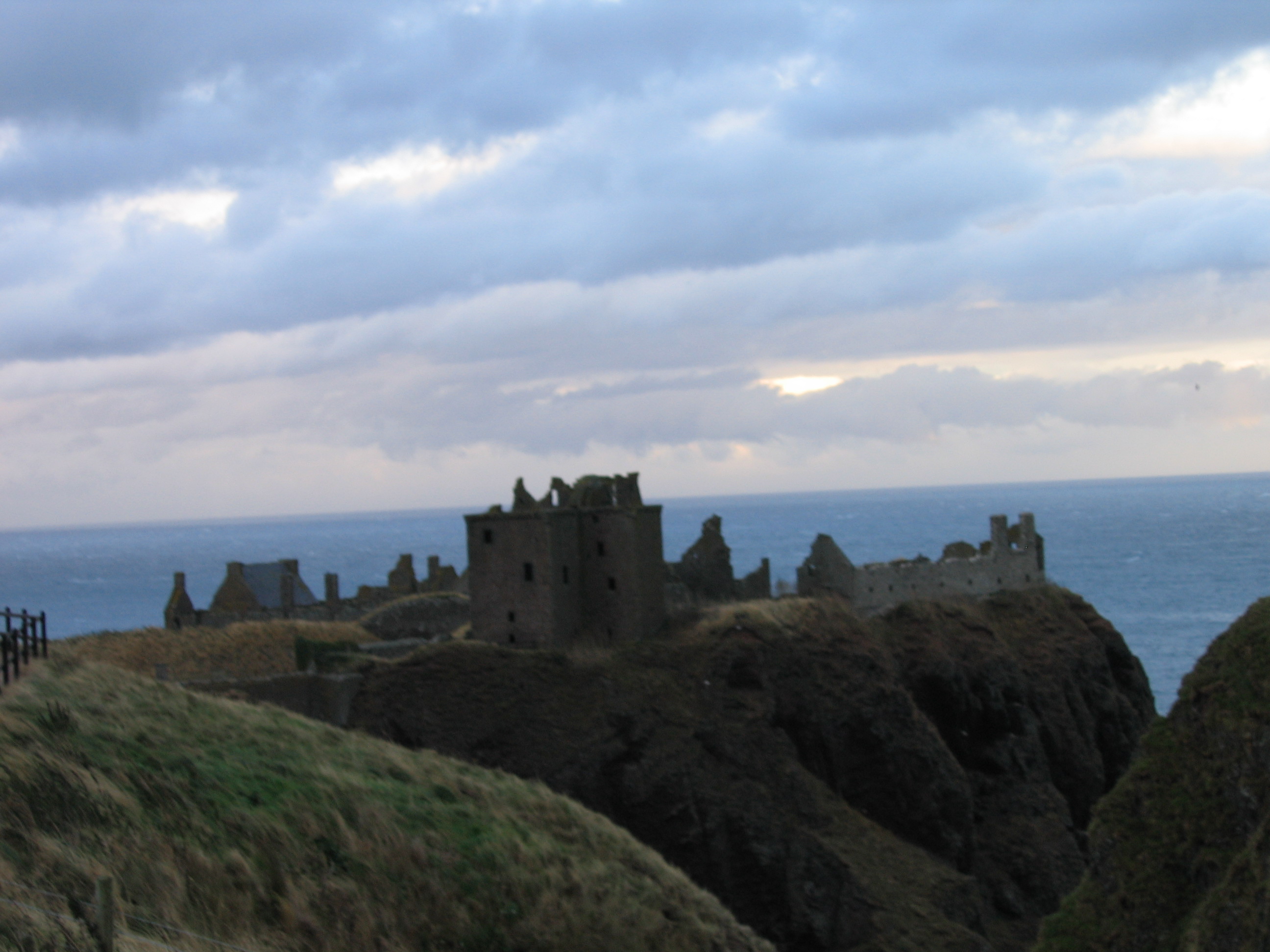 Europe Trip 2005 - Scotland Day 5 (Dunnottar Castle, Dundee: The Scott Boys (Michael, Wayne, & Lee), Betty & Jean))