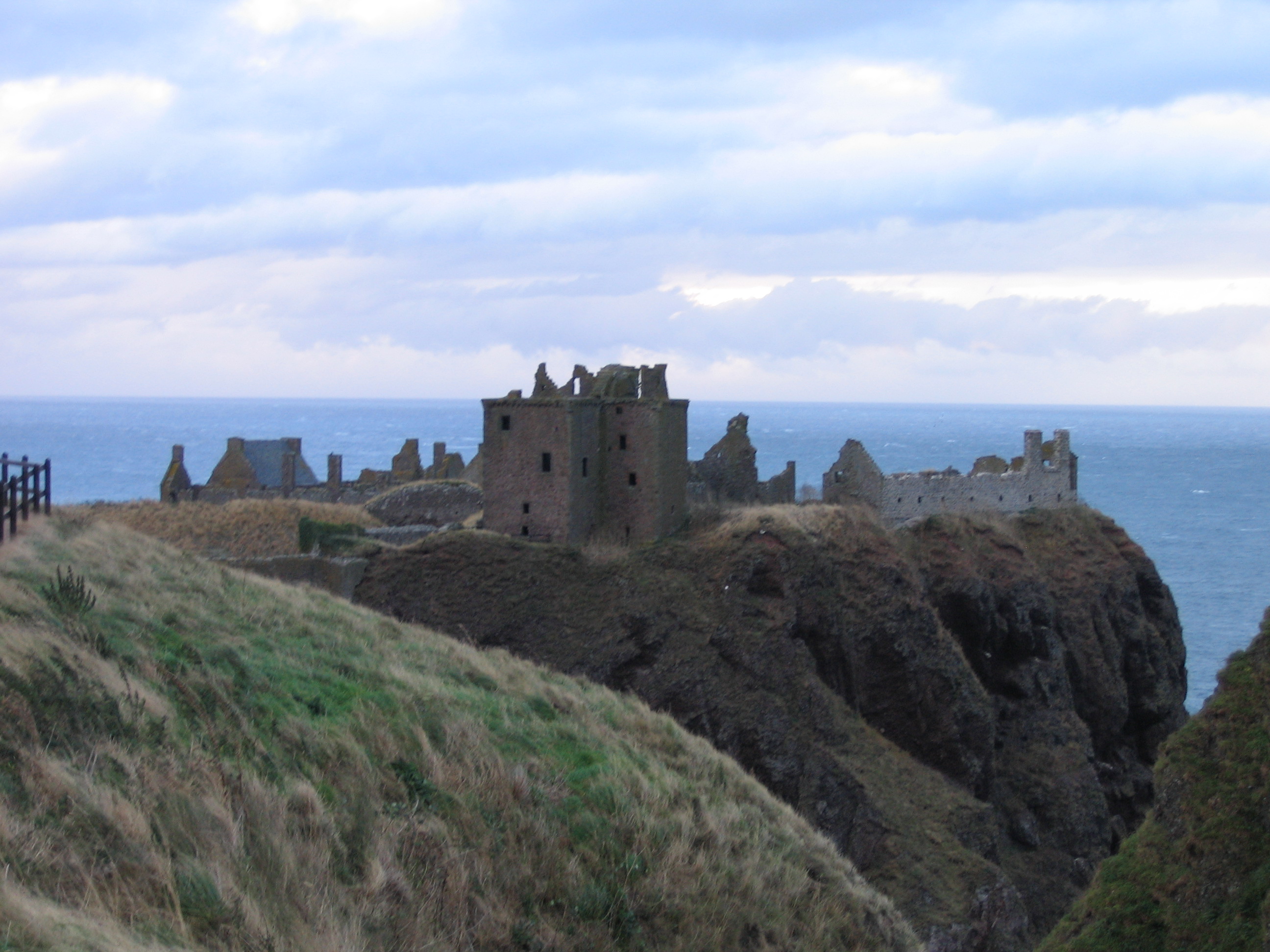 Europe Trip 2005 - Scotland Day 5 (Dunnottar Castle, Dundee: The Scott Boys (Michael, Wayne, & Lee), Betty & Jean))