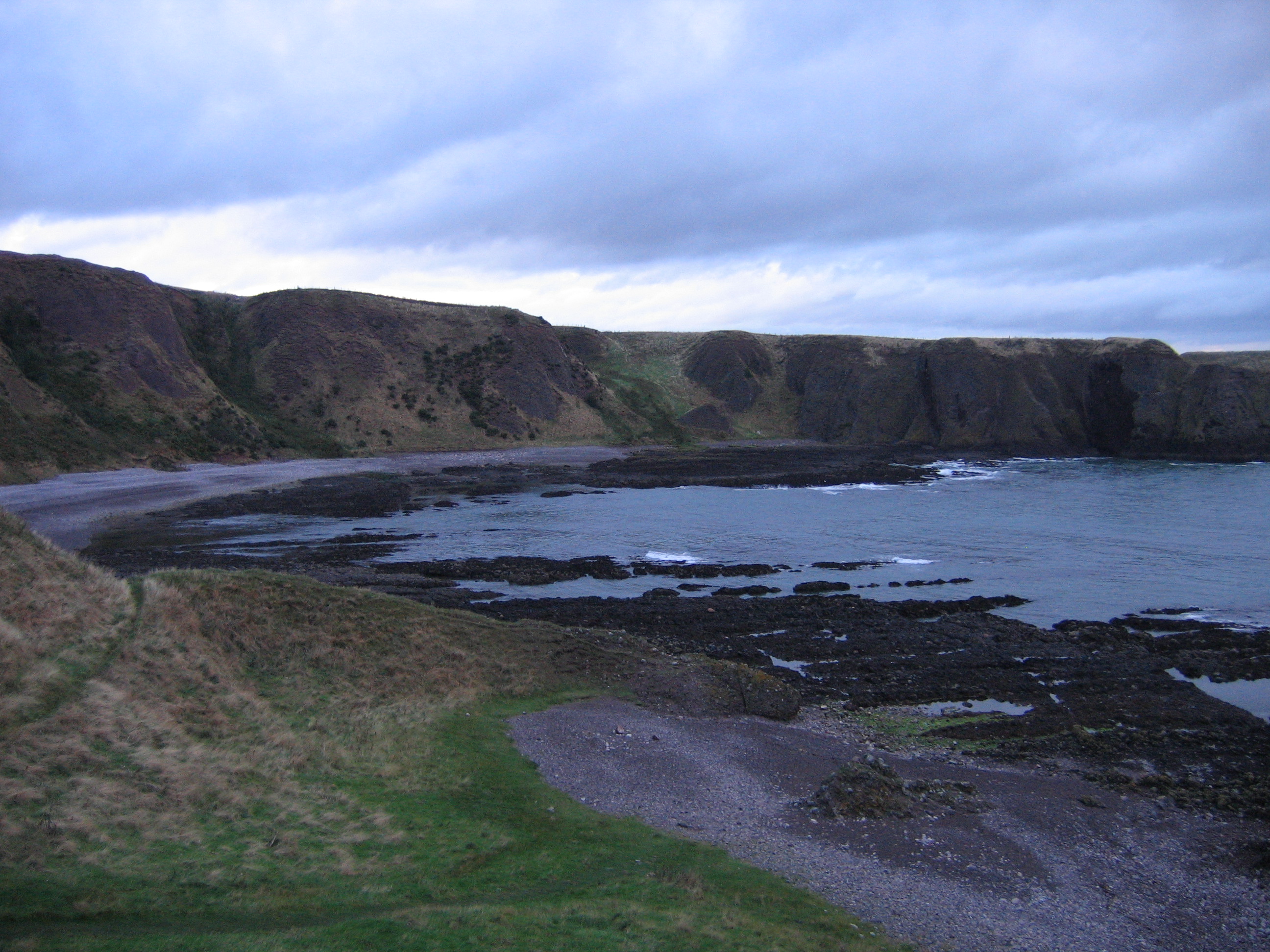 Europe Trip 2005 - Scotland Day 5 (Dunnottar Castle, Dundee: The Scott Boys (Michael, Wayne, & Lee), Betty & Jean))