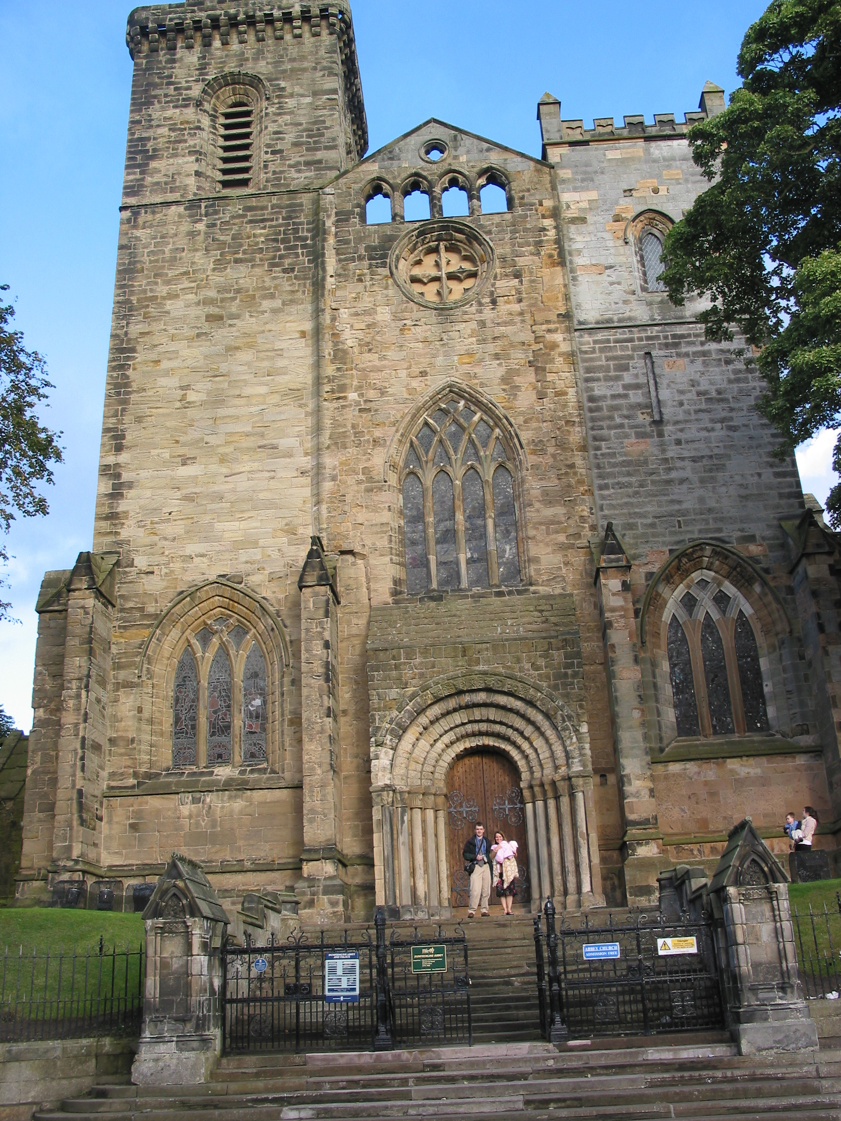 Europe Trip 2005 - Scotland Day 2 (Dunfermline Abbey, Loch Leven Castle, Kirkmichael (The Log Cabin Hotel))