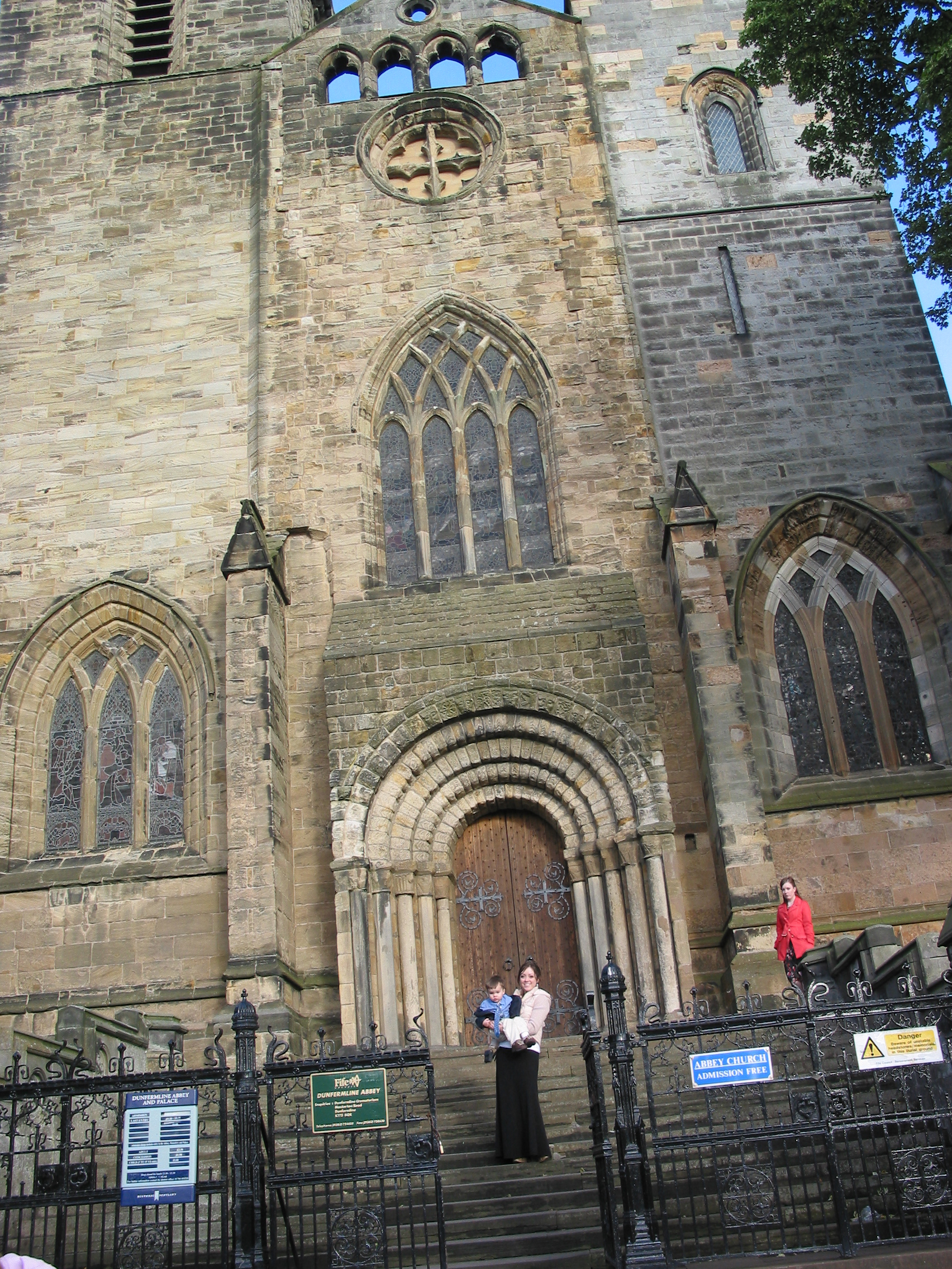 Europe Trip 2005 - Scotland Day 2 (Dunfermline Abbey, Loch Leven Castle, Kirkmichael (The Log Cabin Hotel))