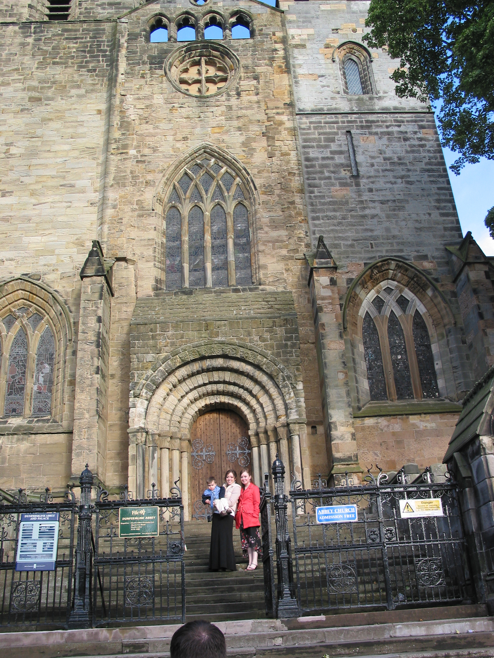 Europe Trip 2005 - Scotland Day 2 (Dunfermline Abbey, Loch Leven Castle, Kirkmichael (The Log Cabin Hotel))