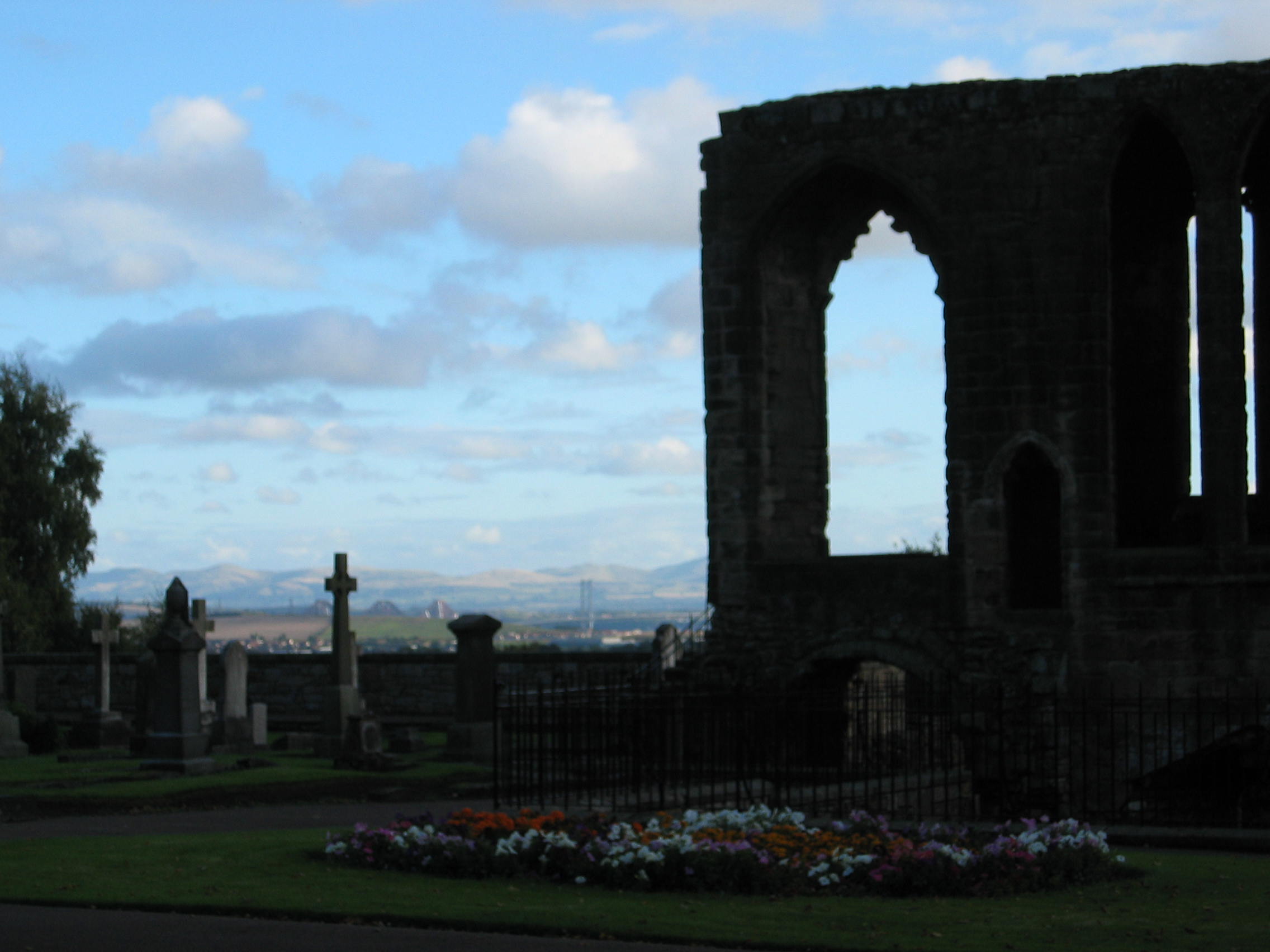 Europe Trip 2005 - Scotland Day 2 (Dunfermline Abbey, Loch Leven Castle, Kirkmichael (The Log Cabin Hotel))