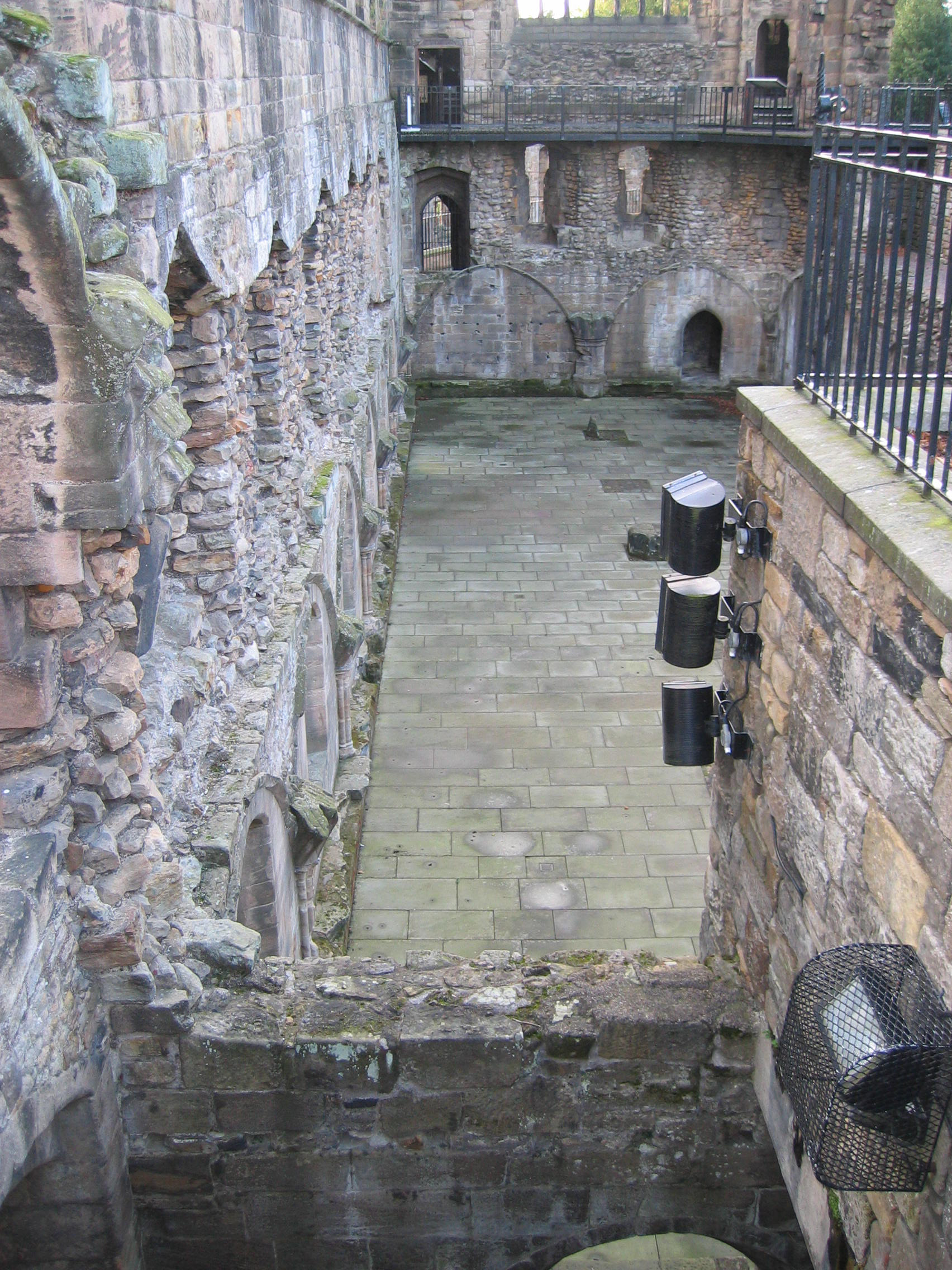 Europe Trip 2005 - Scotland Day 2 (Dunfermline Abbey, Loch Leven Castle, Kirkmichael (The Log Cabin Hotel))