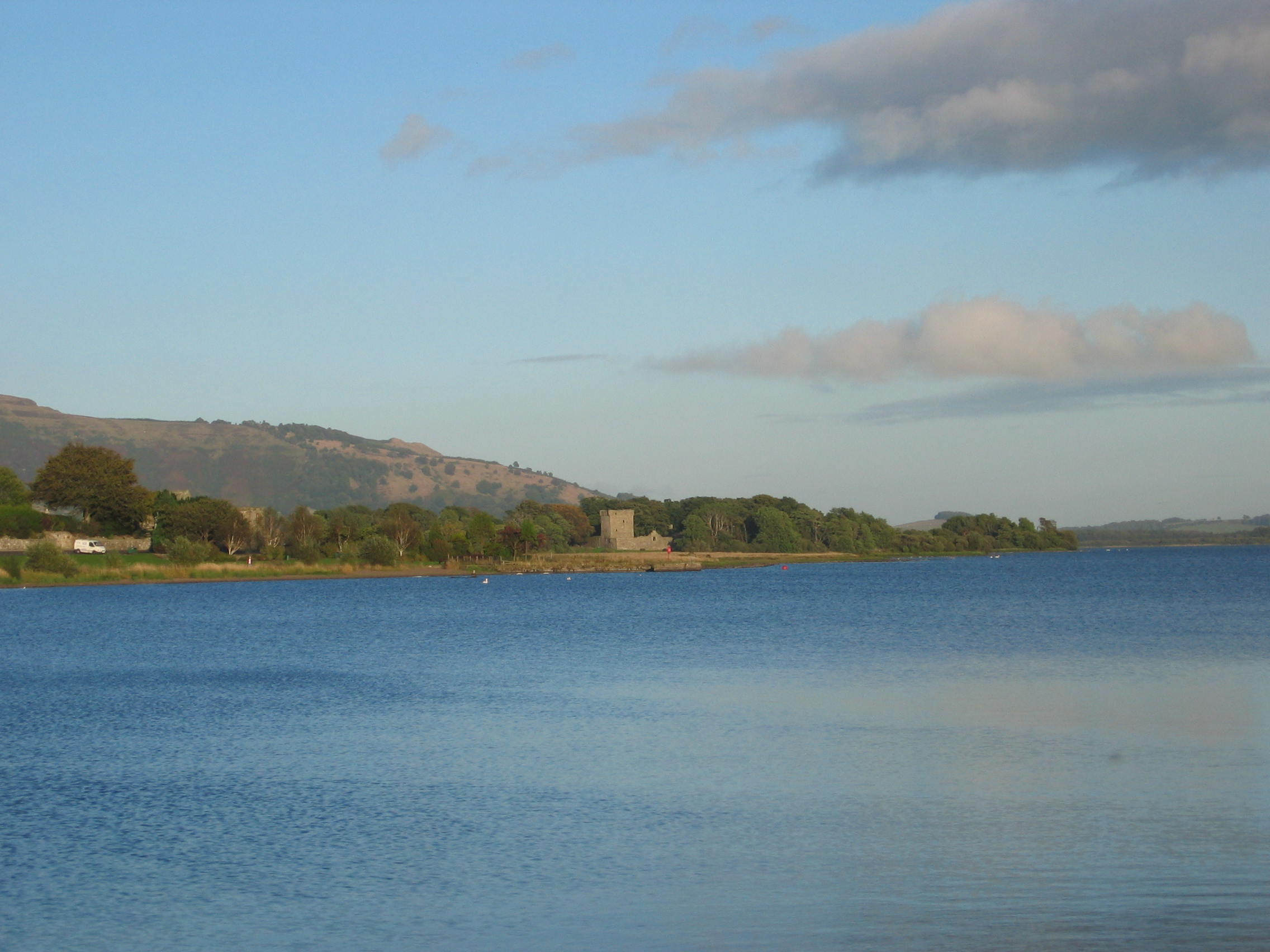 Europe Trip 2005 - Scotland Day 2 (Dunfermline Abbey, Loch Leven Castle, Kirkmichael (The Log Cabin Hotel))