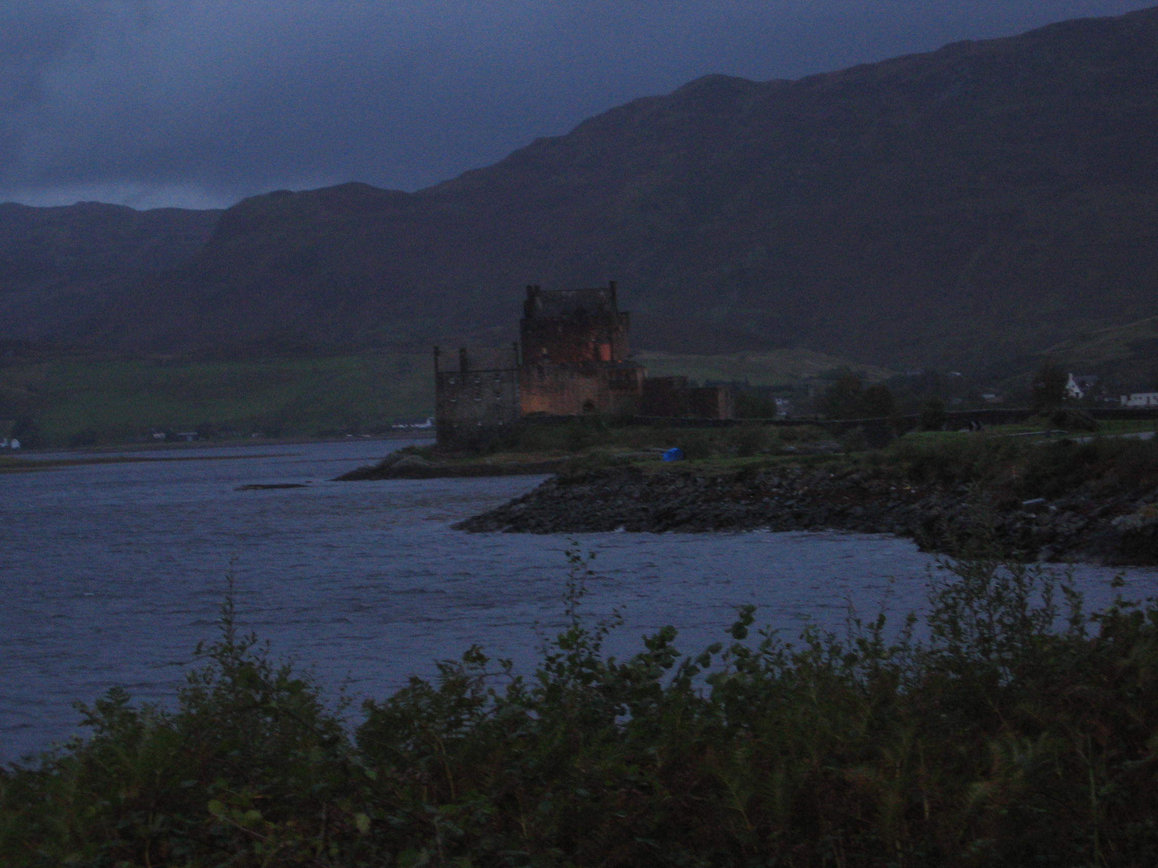 Europe Trip 2005 - Scotland Day 3 (Eilean Donan Castle, The Isle of Skye Bridge, Portree (The Pink Guest House))