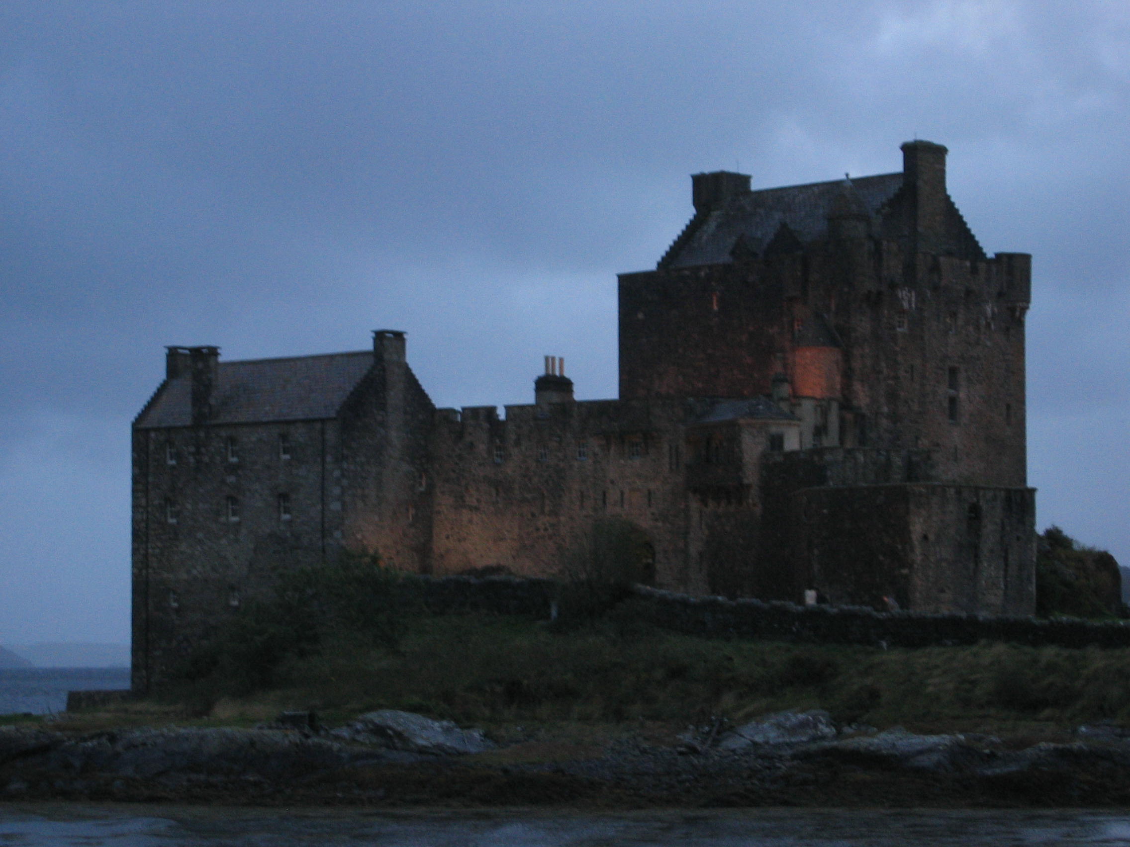 Europe Trip 2005 - Scotland Day 3 (Eilean Donan Castle, The Isle of Skye Bridge, Portree (The Pink Guest House))