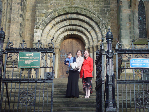 Europe Trip 2005 - Scotland Day 2 (Dunfermline Abbey, Loch Leven Castle, Kirkmichael (The Log Cabin Hotel))