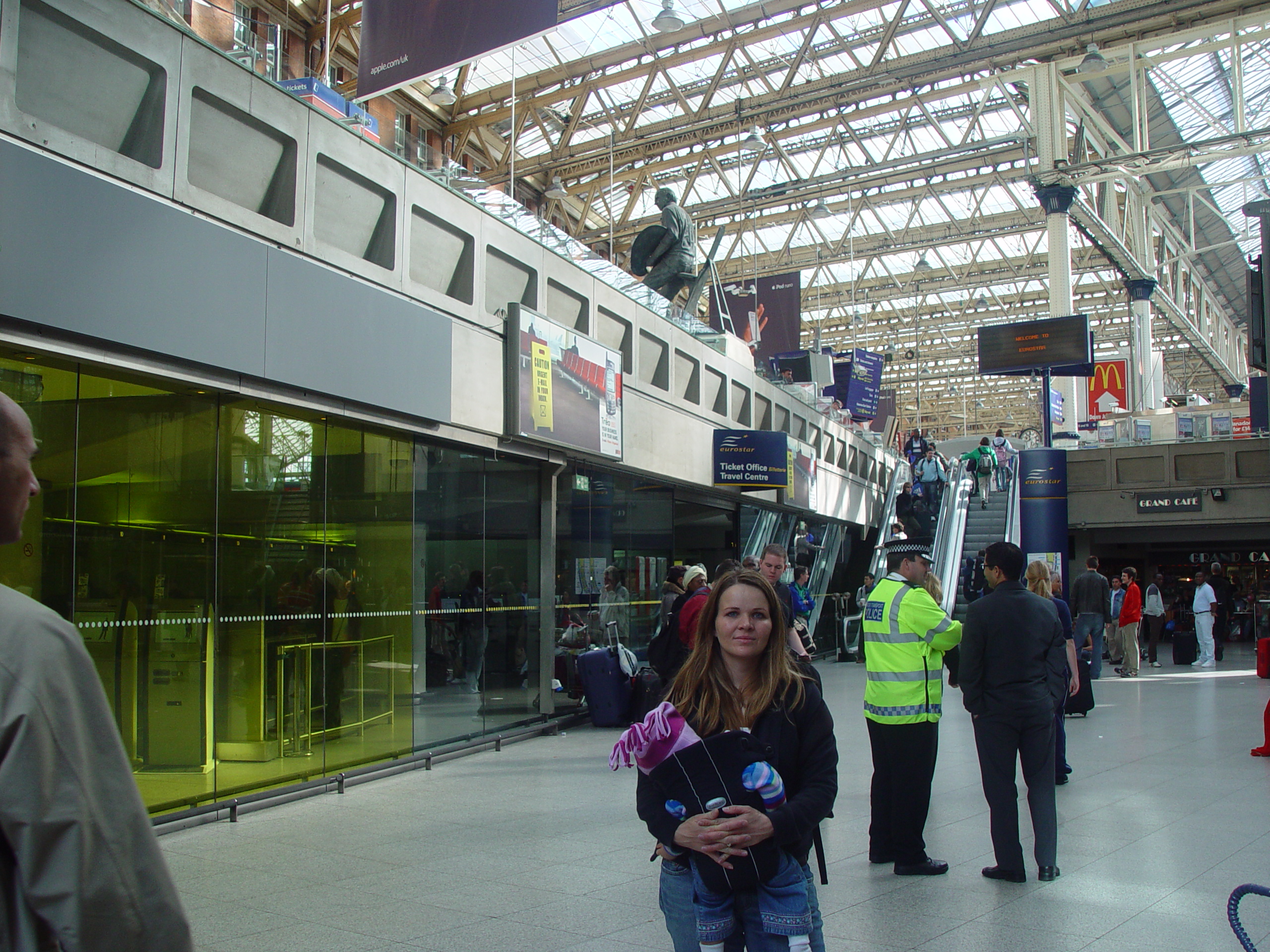 Europe Trip 2005 - England (London - The Globe, Tower Bridge, King's Cross, Channel Tunnel)