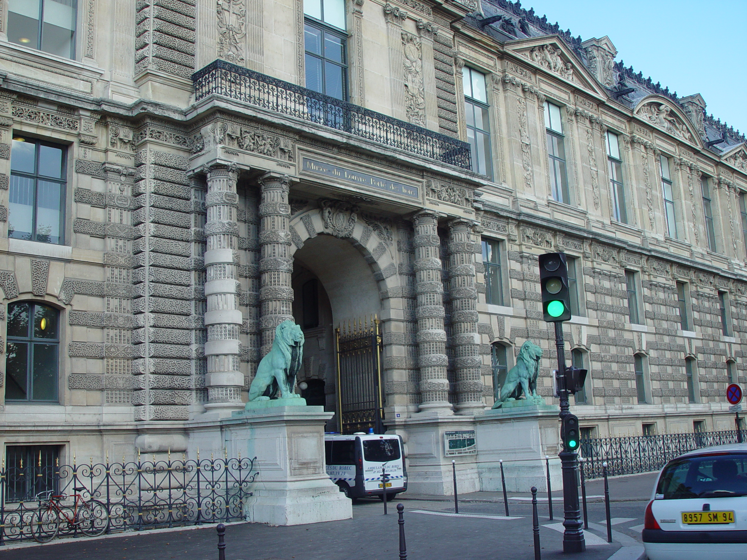 Europe Trip 2005 - France (Paris - Louvre Museum, Notre Dame de Paris, The Crazy Dancing Man)