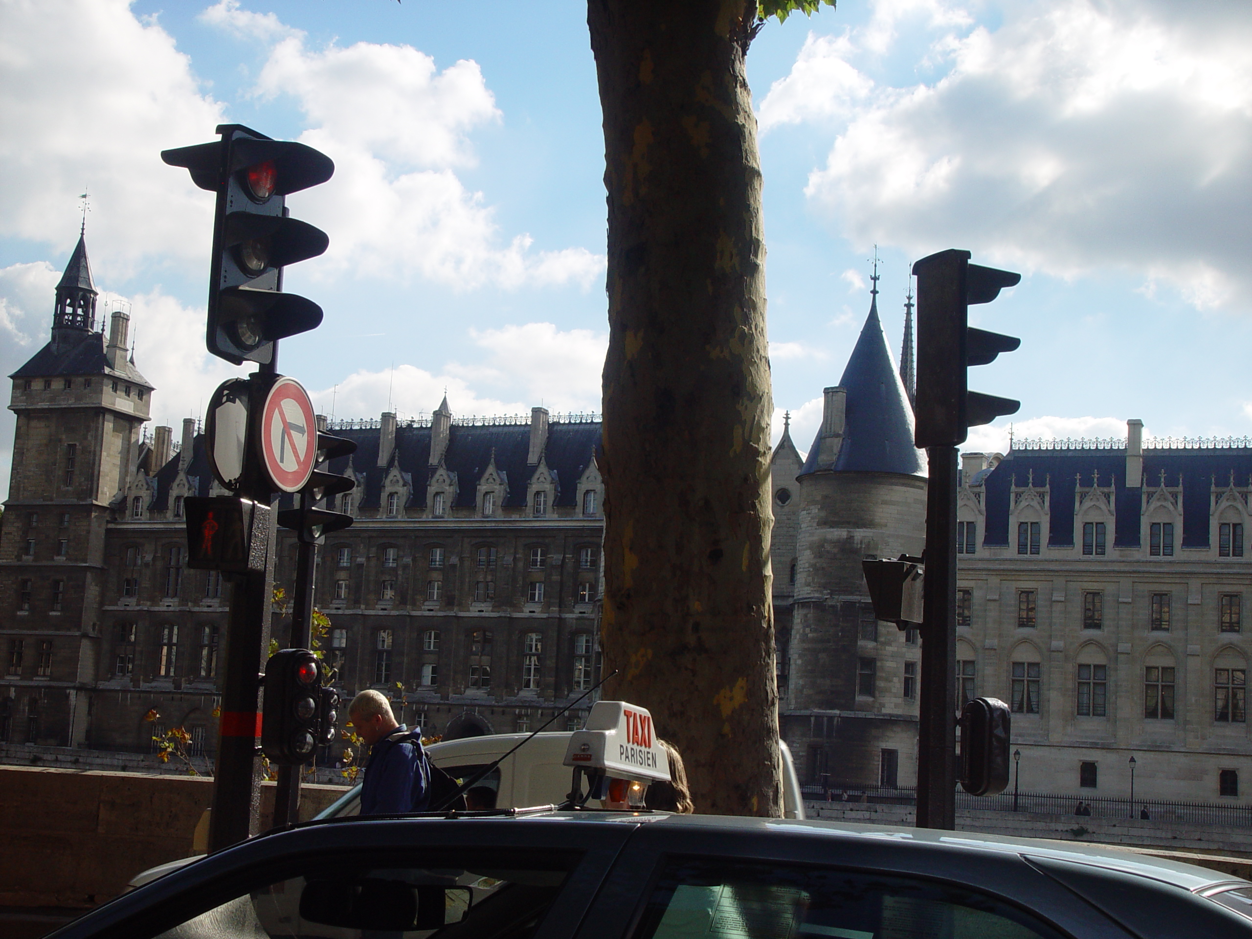 Europe Trip 2005 - France (Paris - Louvre Museum, Notre Dame de Paris, The Crazy Dancing Man)