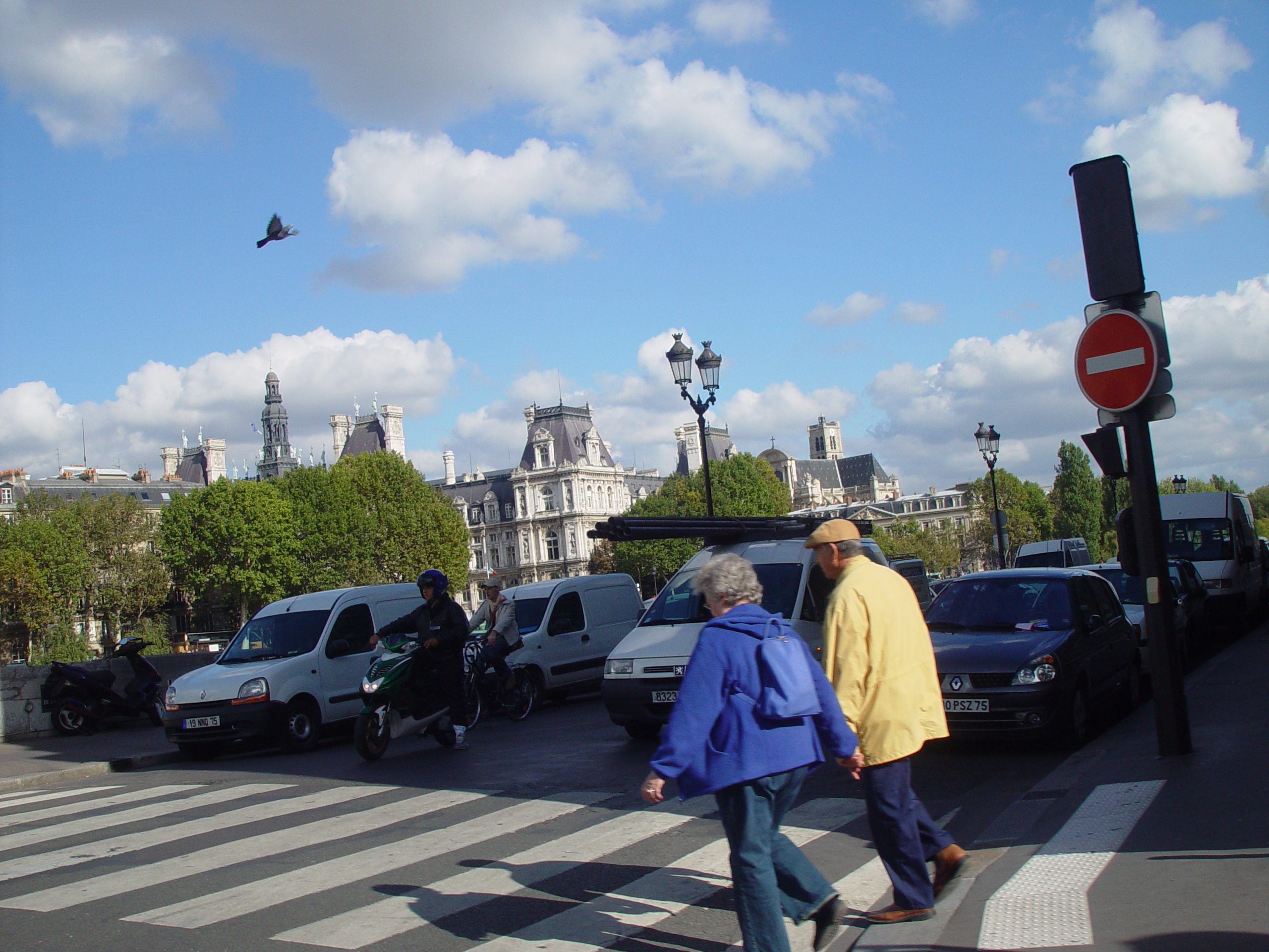 Europe Trip 2005 - France (Paris - Louvre Museum, Notre Dame de Paris, The Crazy Dancing Man)