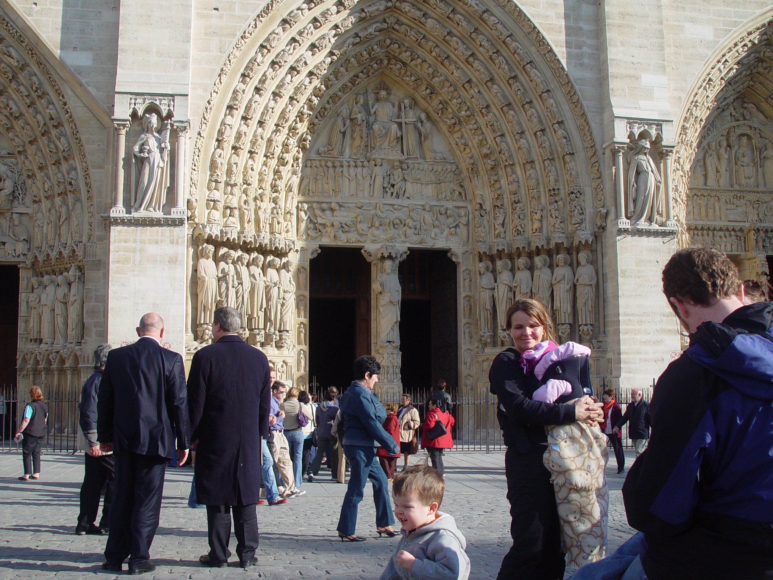 Europe Trip 2005 - France (Paris - Louvre Museum, Notre Dame de Paris, The Crazy Dancing Man)