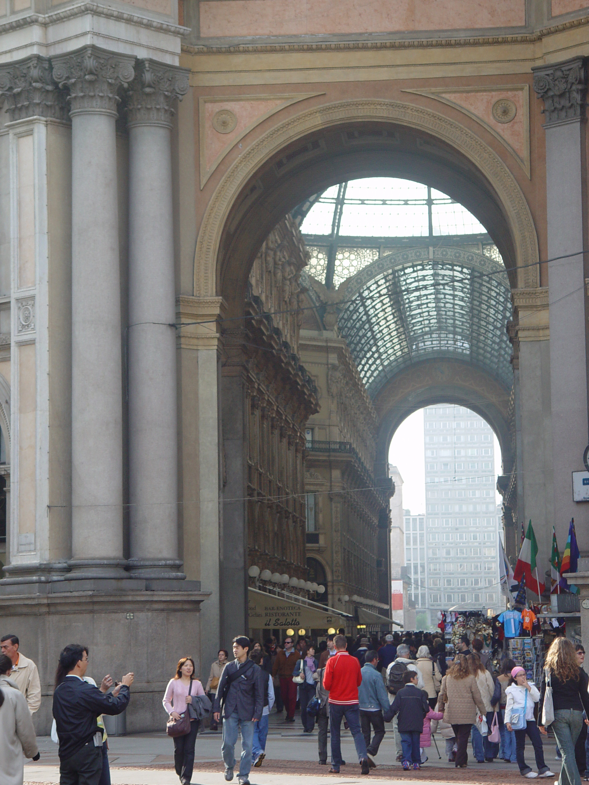 Europe Trip 2005 - Italy (Milan - Duomo, Galleria Vittorio Emanuele, Italian Pizza, La Scala, Leonardo's 