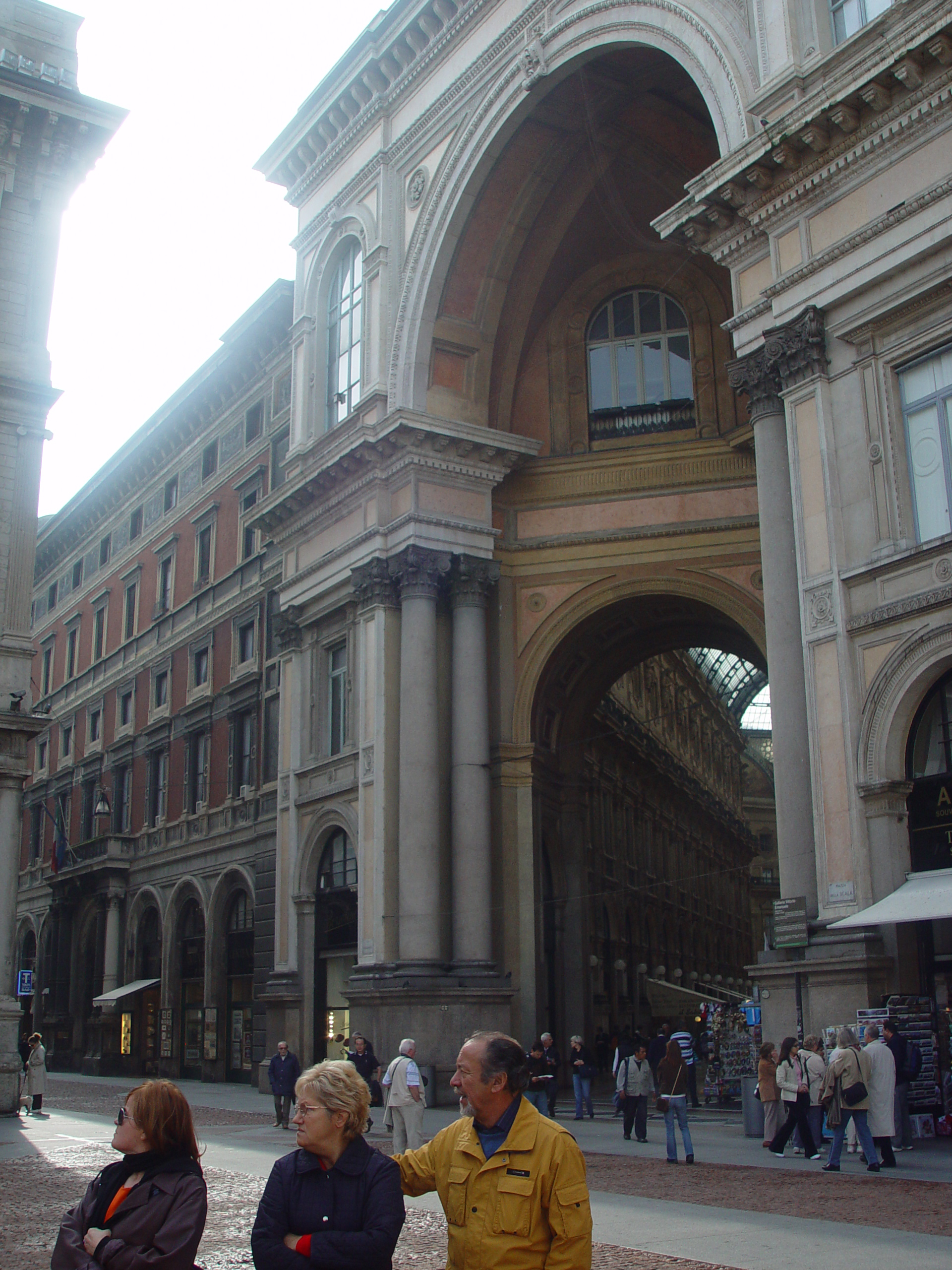 Europe Trip 2005 - Italy (Milan - Duomo, Galleria Vittorio Emanuele, Italian Pizza, La Scala, Leonardo's 