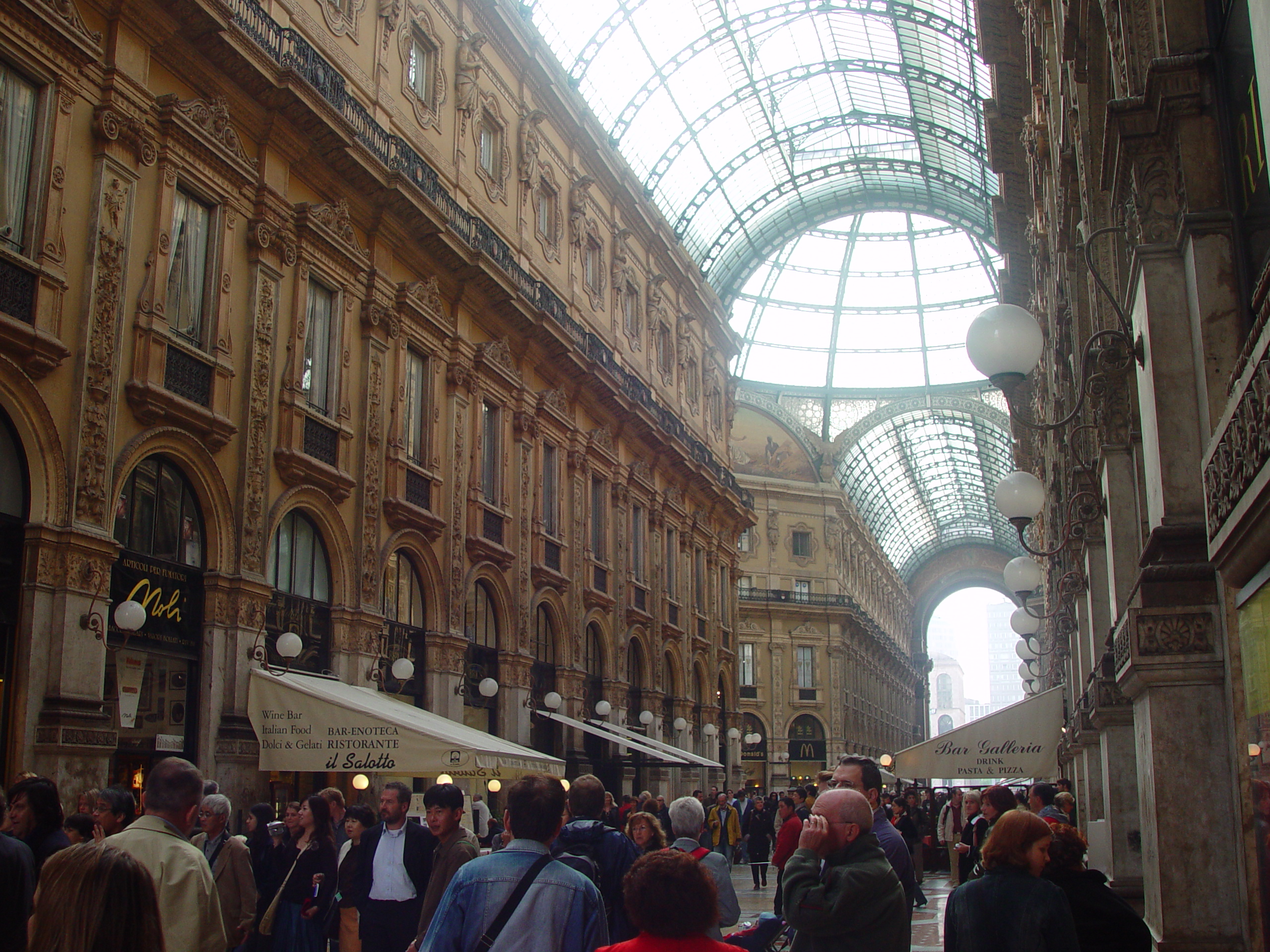 Europe Trip 2005 - Italy (Milan - Duomo, Galleria Vittorio Emanuele, Italian Pizza, La Scala, Leonardo's 