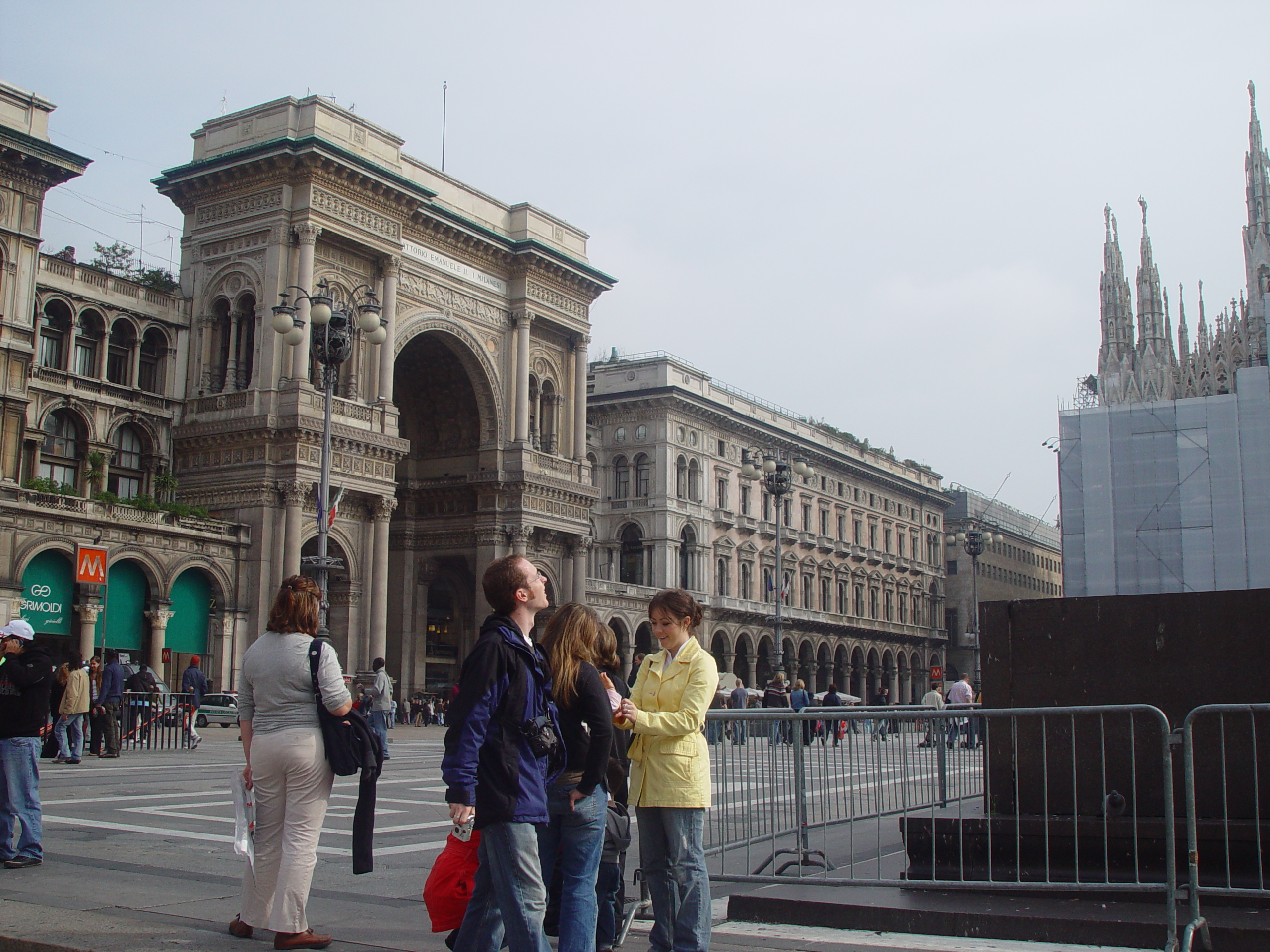 Europe Trip 2005 - Italy (Milan - Duomo, Galleria Vittorio Emanuele, Italian Pizza, La Scala, Leonardo's 