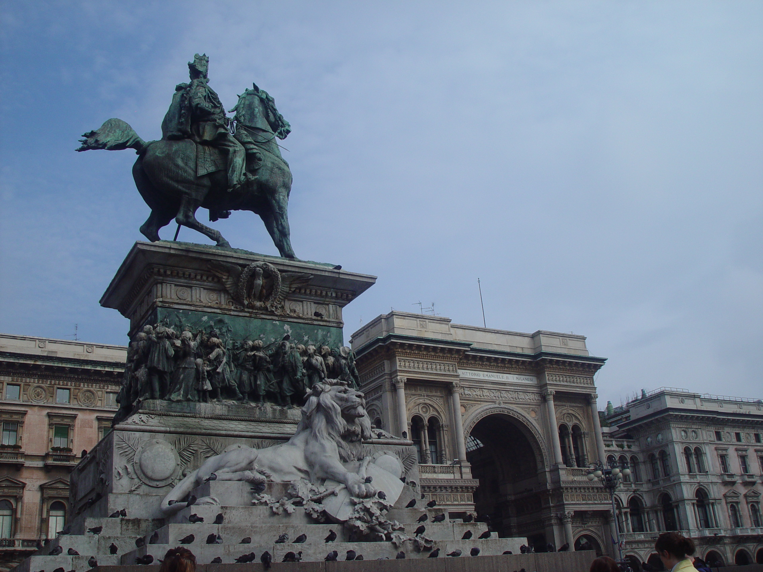 Europe Trip 2005 - Italy (Milan - Duomo, Galleria Vittorio Emanuele, Italian Pizza, La Scala, Leonardo's 