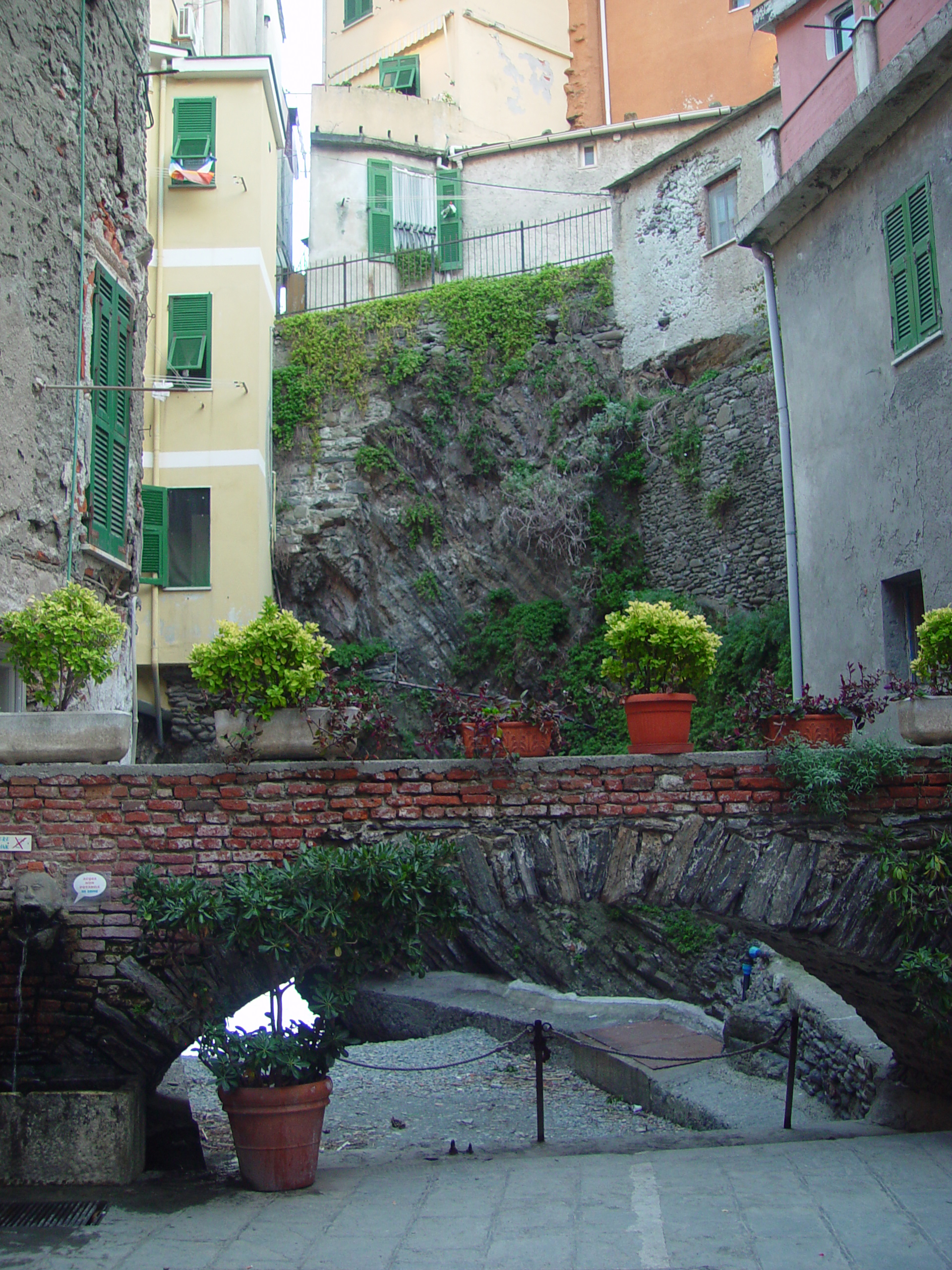 Europe Trip 2005 - Italy (Downtown Pistoia, Lo Storno Restaurant, Italian Riviera - The Cinque Terre - Vernazza)