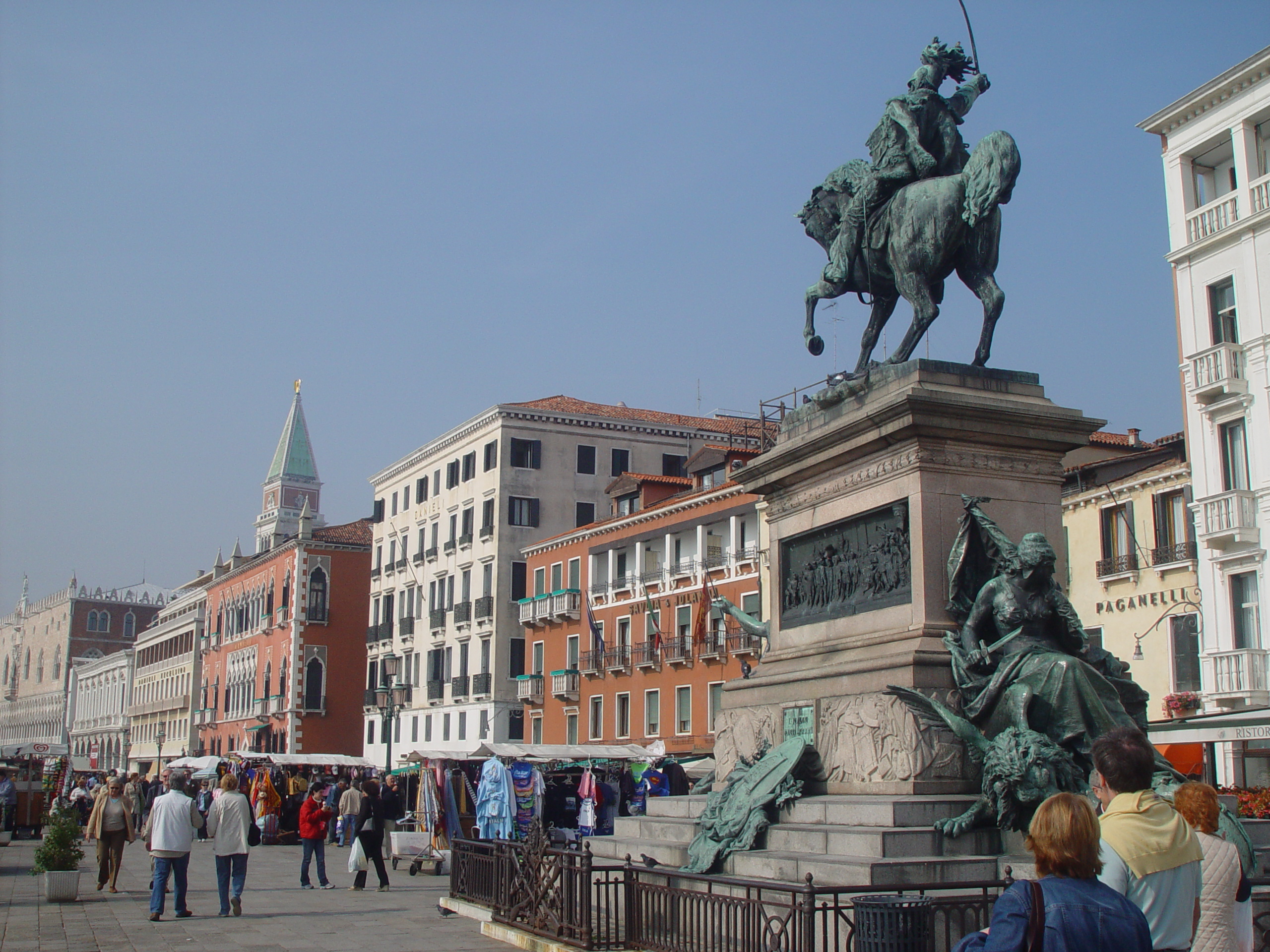 Europe Trip 2005 - Italy (Venice - Pigeons, St Mark's Basilica / Square / Clocktower, Gondola Ride, Gelato)