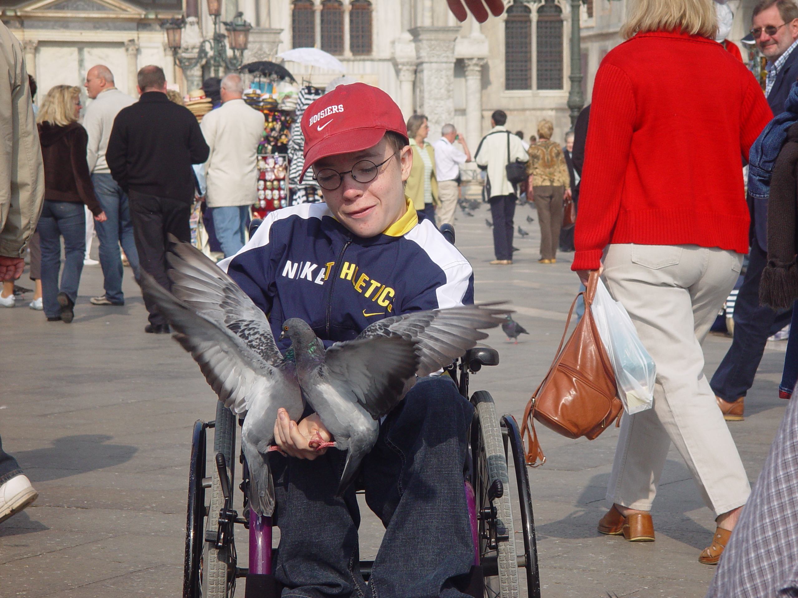 Europe Trip 2005 - Italy (Venice - Pigeons, St Mark's Basilica / Square / Clocktower, Gondola Ride, Gelato)