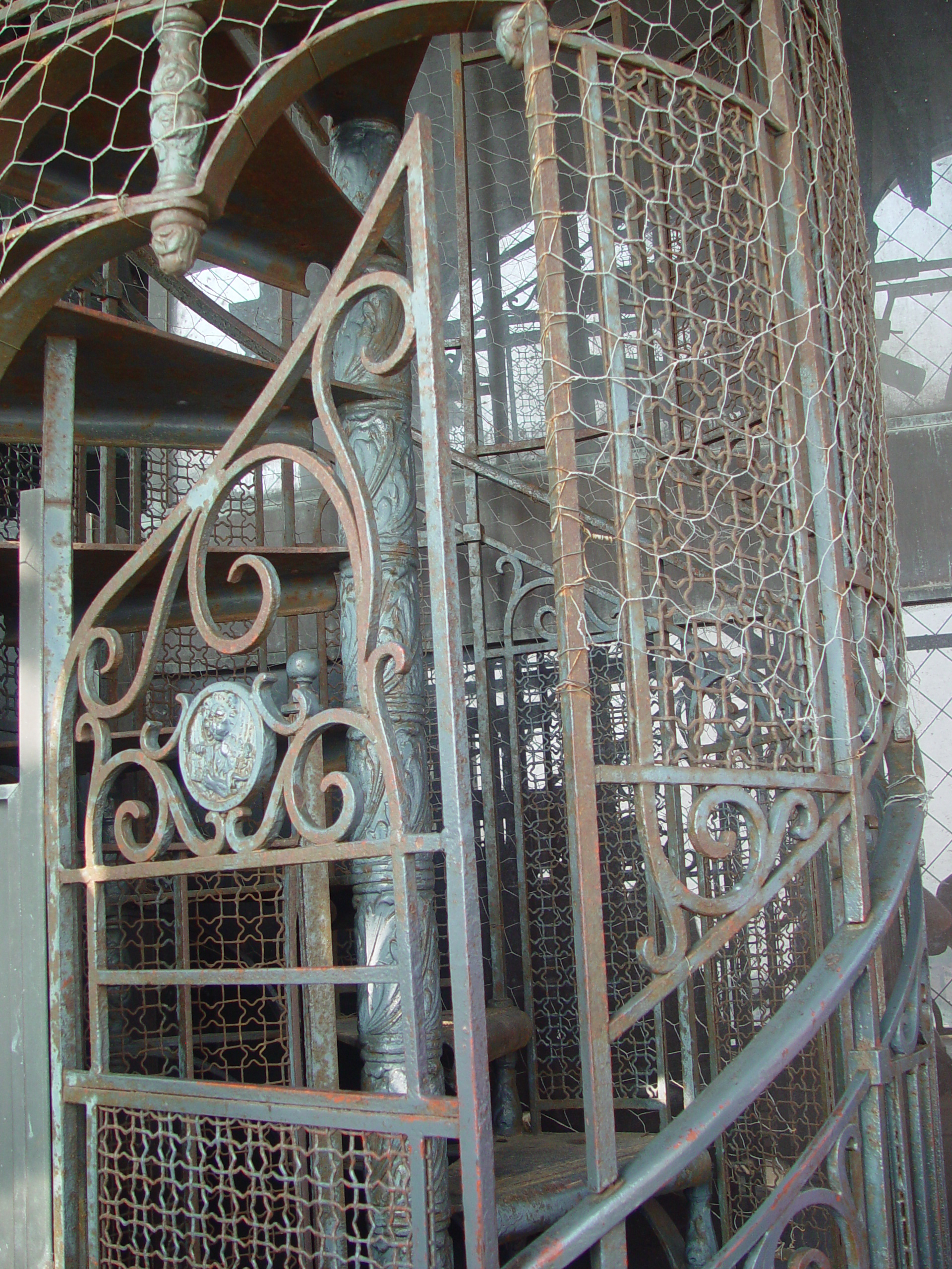 Europe Trip 2005 - Italy (Venice - Pigeons, St Mark's Basilica / Square / Clocktower, Gondola Ride, Gelato)