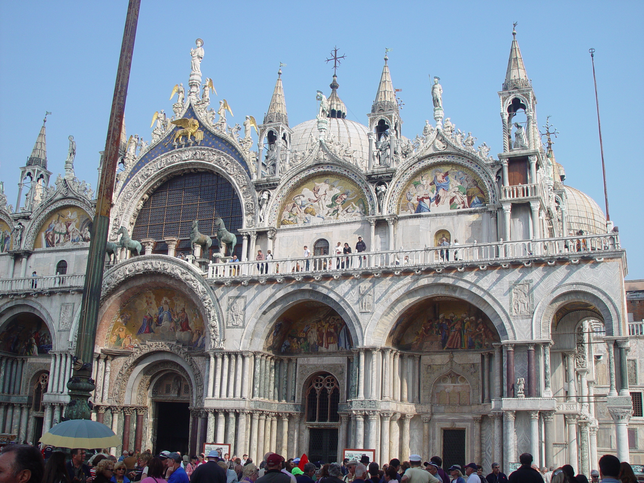 Europe Trip 2005 - Italy (Venice - Pigeons, St Mark's Basilica / Square / Clocktower, Gondola Ride, Gelato)