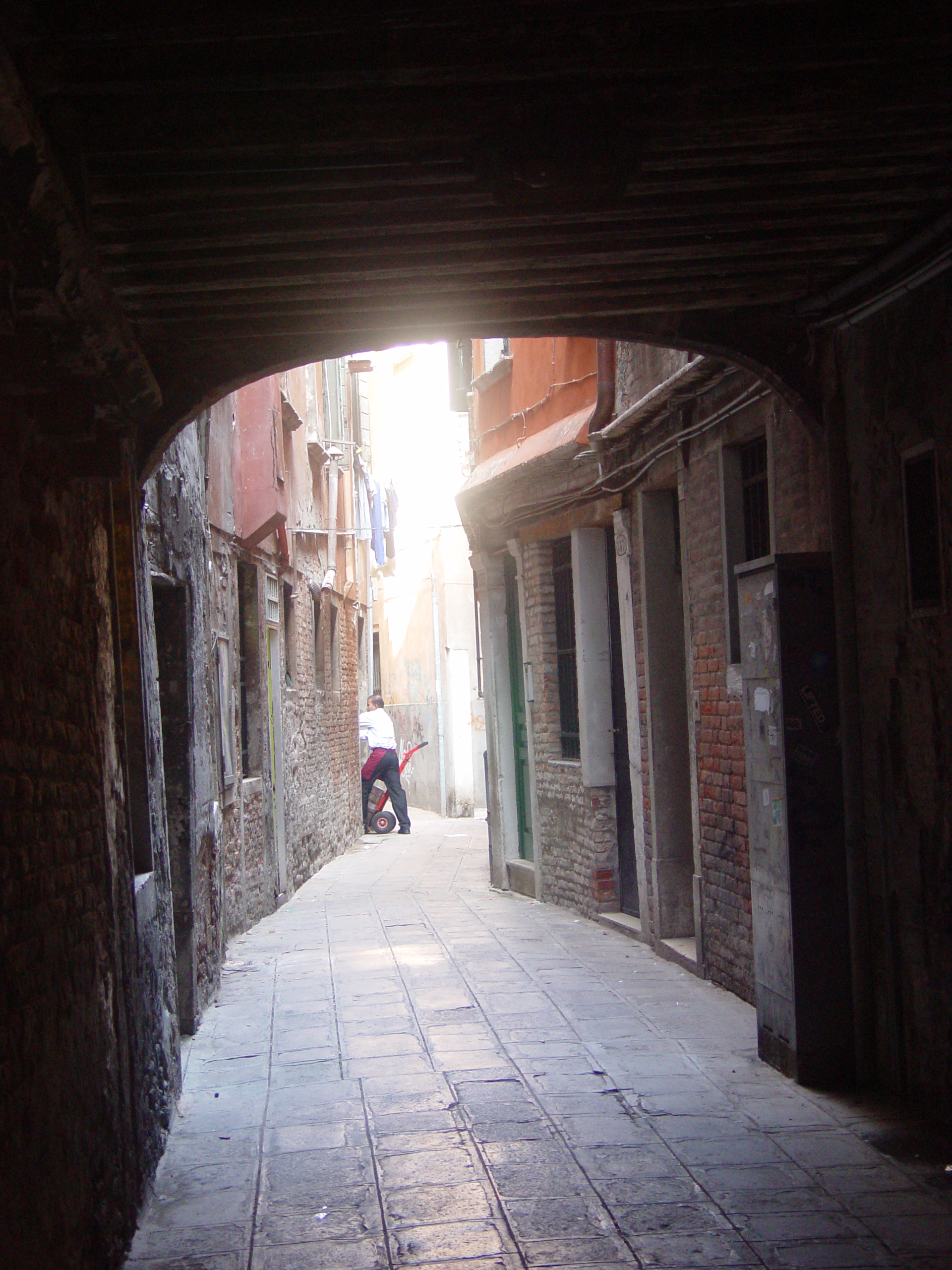 Europe Trip 2005 - Italy (Venice - Pigeons, St Mark's Basilica / Square / Clocktower, Gondola Ride, Gelato)