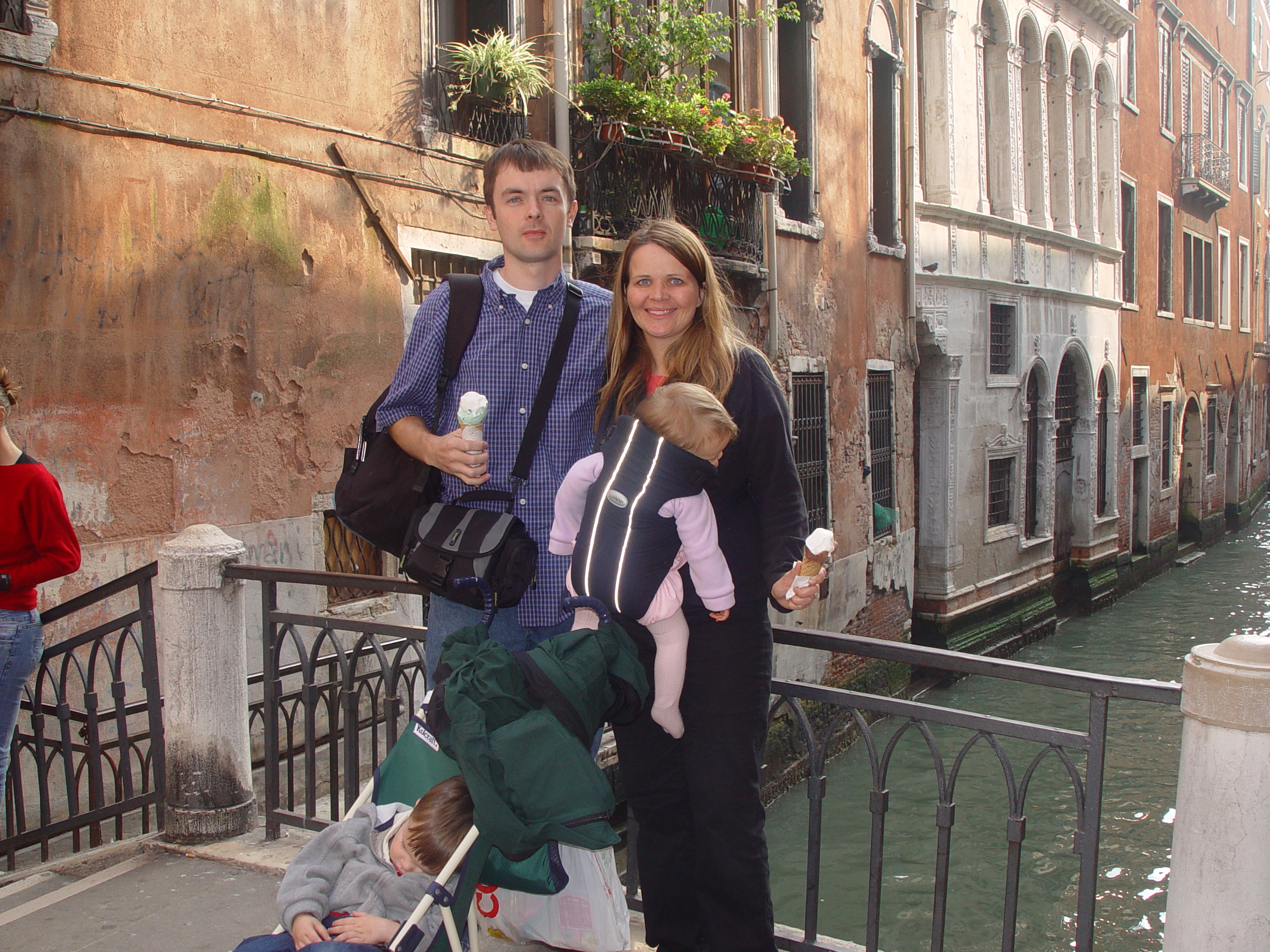 Europe Trip 2005 - Italy (Venice - Pigeons, St Mark's Basilica / Square / Clocktower, Gondola Ride, Gelato)