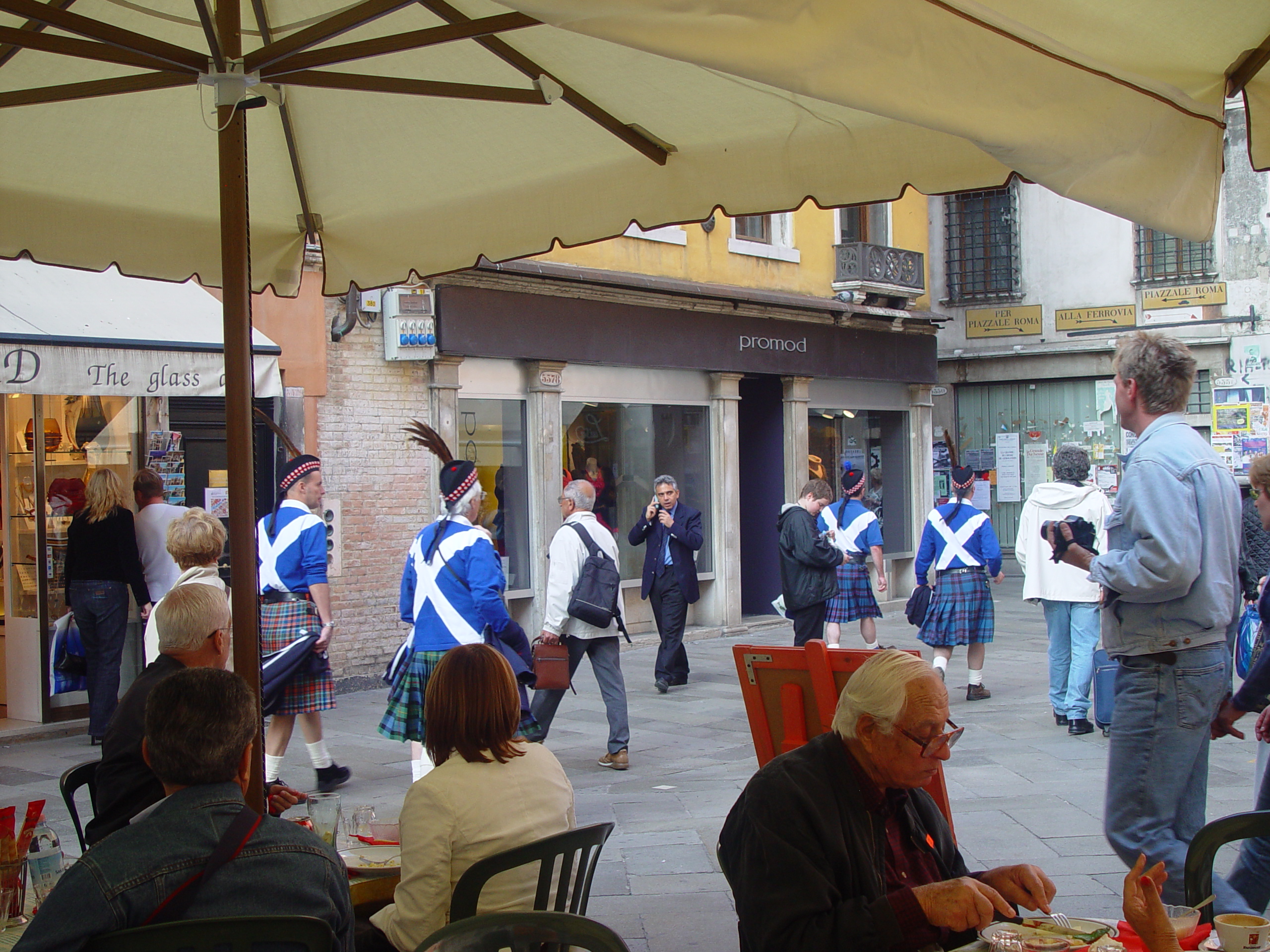 Europe Trip 2005 - Italy (Venice - Pigeons, St Mark's Basilica / Square / Clocktower, Gondola Ride, Gelato)