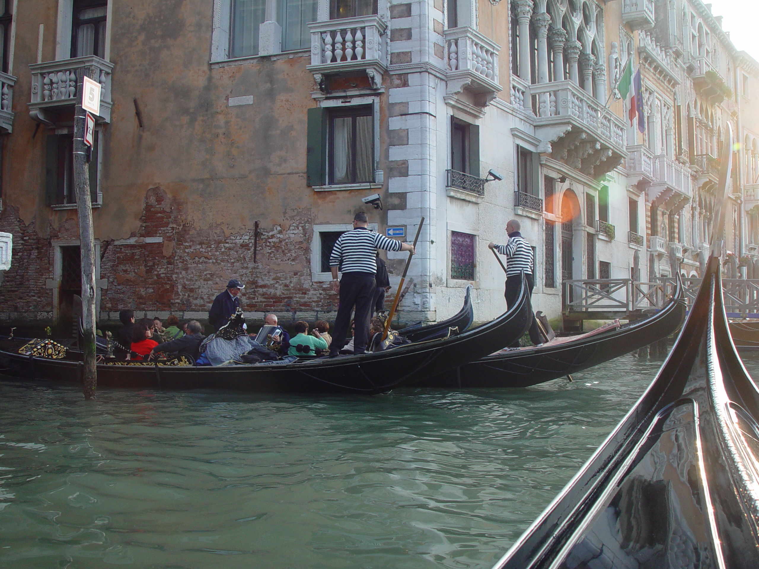Europe Trip 2005 - Italy (Venice - Pigeons, St Mark's Basilica / Square / Clocktower, Gondola Ride, Gelato)